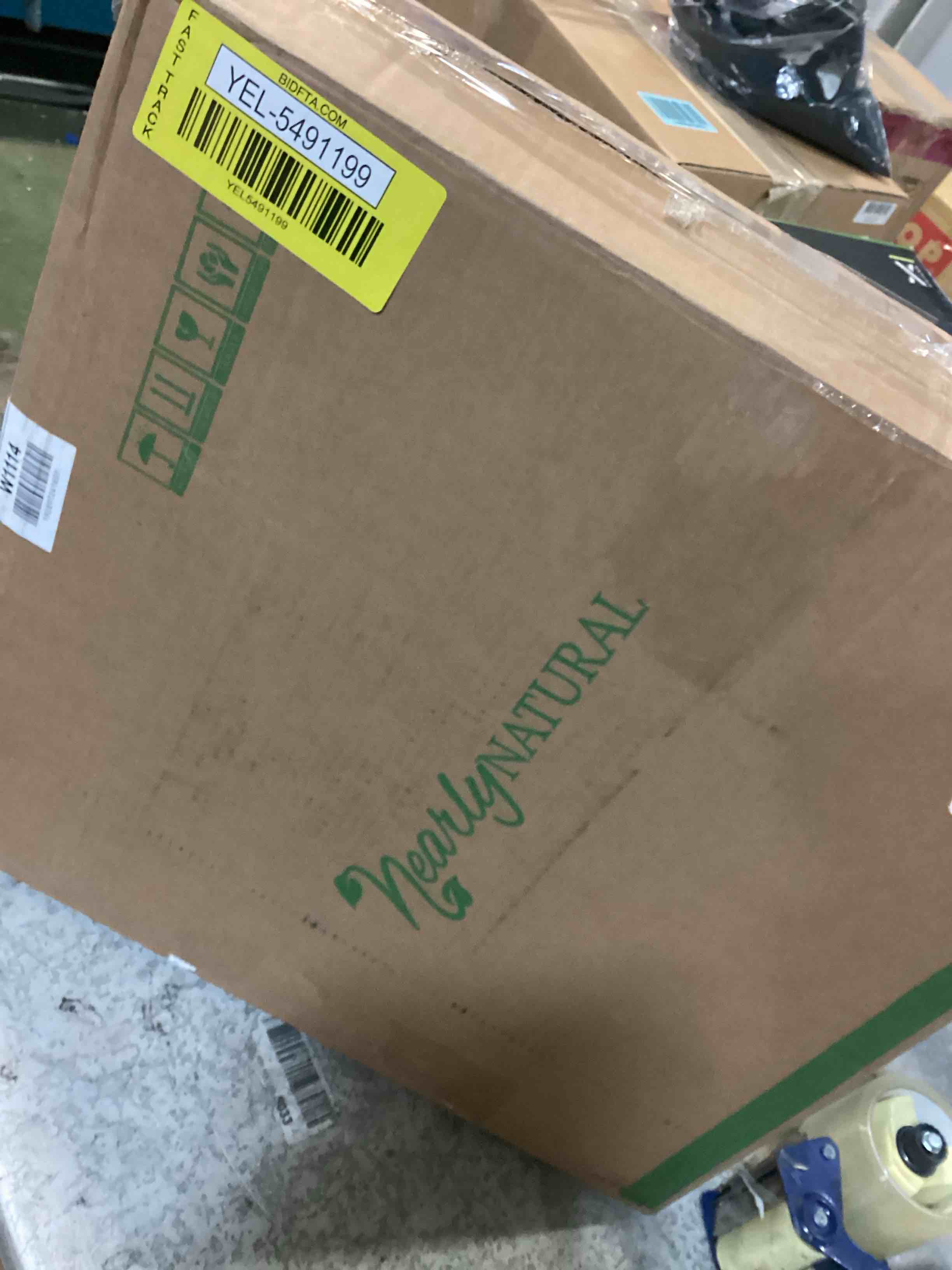 https://s3.amazonaws.com/lotting-images-prod/bidfta/YEL5491199_1702302212506.jpeg