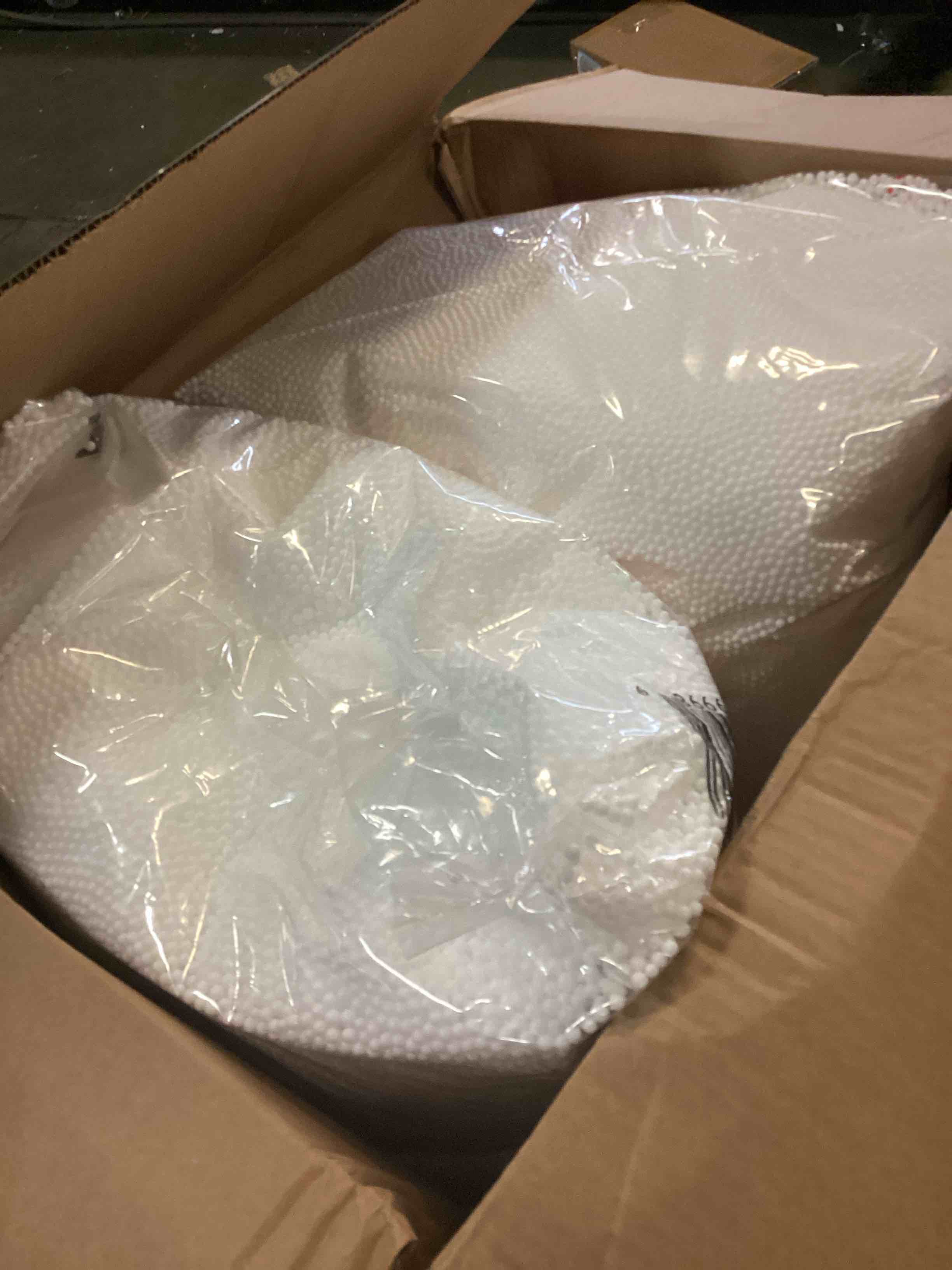 https://s3.amazonaws.com/lotting-images-prod/bidfta/YEL5491349_1702324116175.jpeg