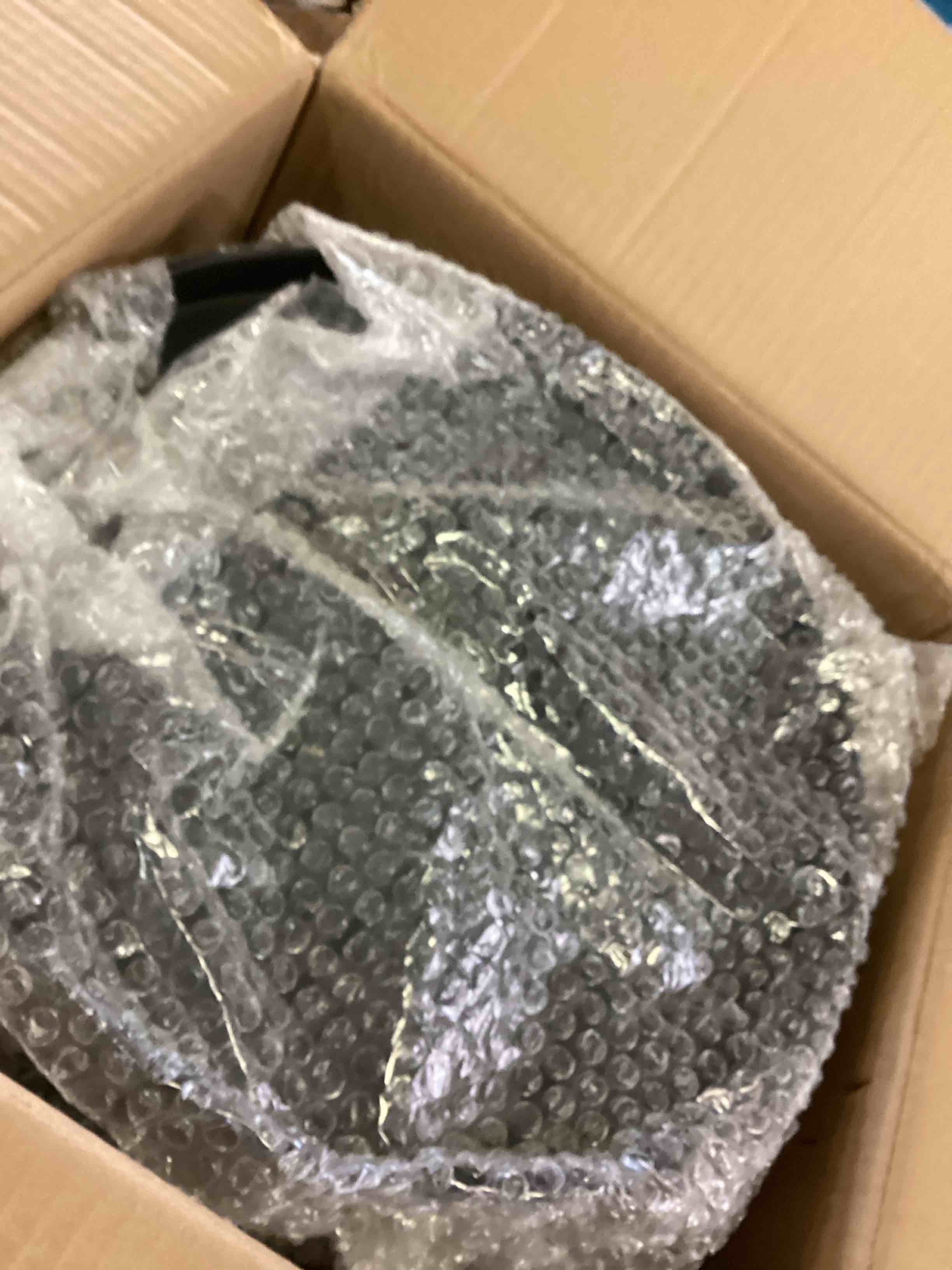 https://s3.amazonaws.com/lotting-images-prod/bidfta/YEL5491609_1702491691995.jpeg