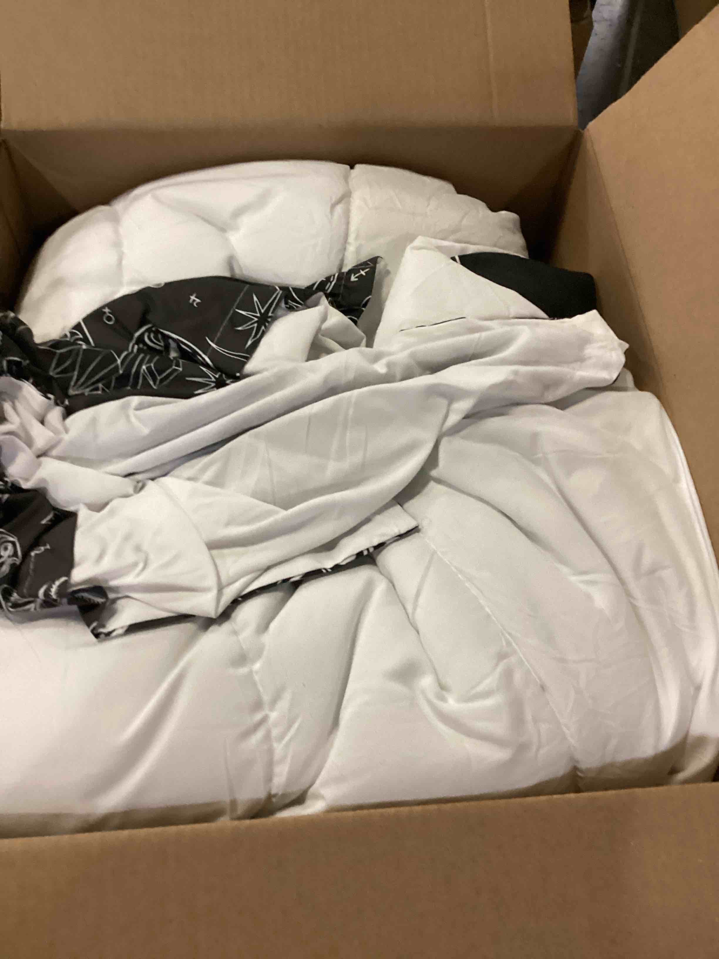 https://s3.amazonaws.com/lotting-images-prod/bidfta/YEL5492289_1726842978286.jpeg