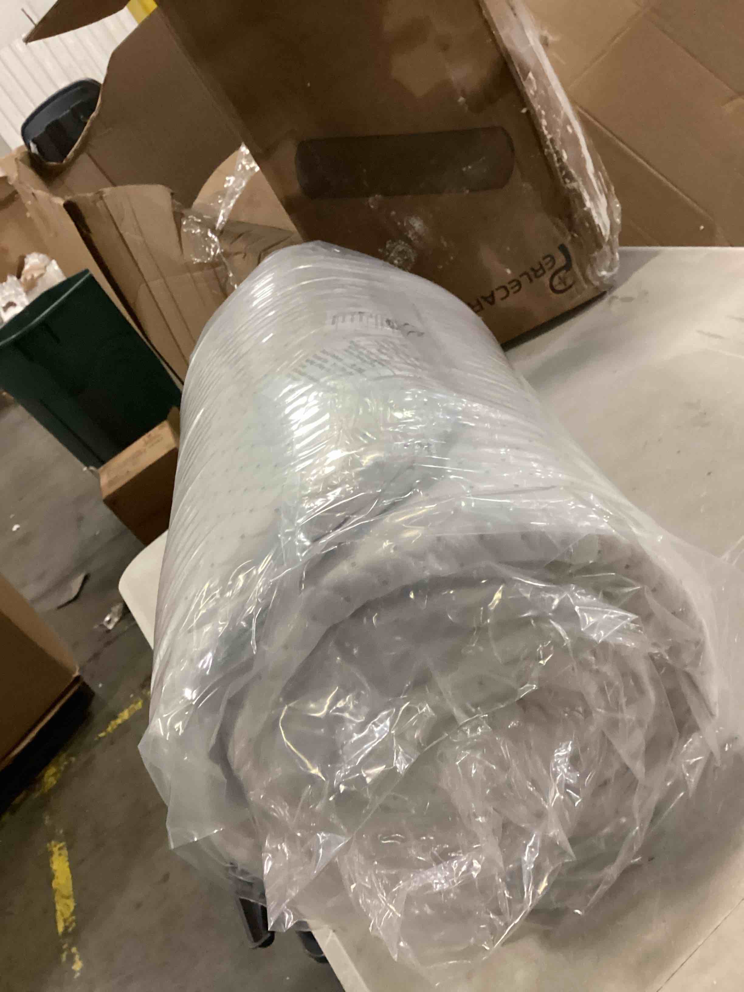 https://s3.amazonaws.com/lotting-images-prod/bidfta/YEL5494005_1728397998840.jpeg
