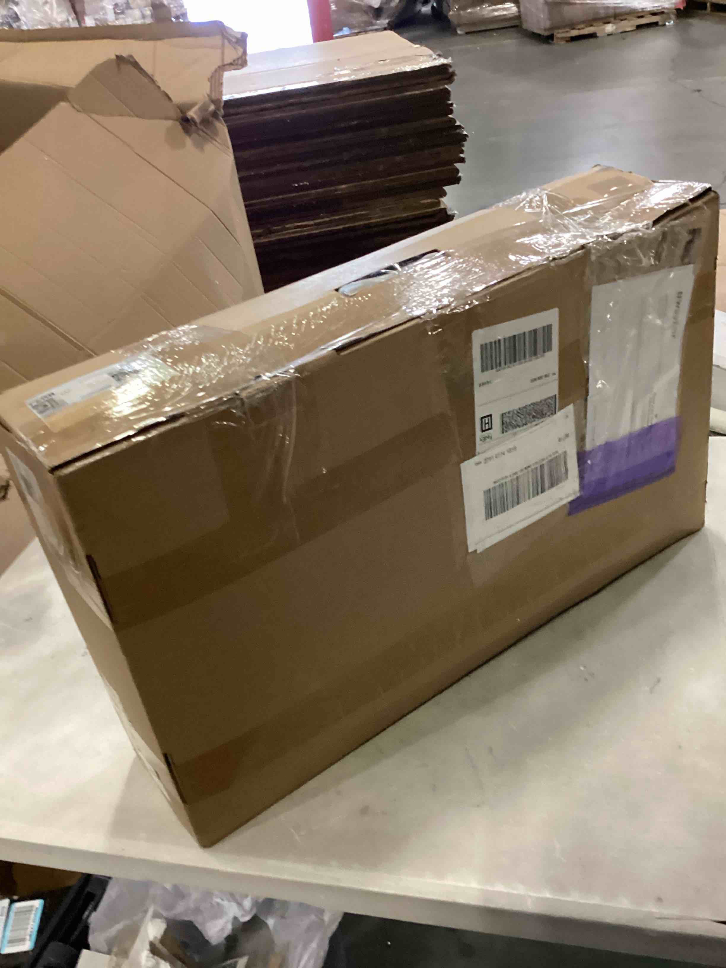 https://s3.amazonaws.com/lotting-images-prod/bidfta/YEL5494040_1728408937721.jpeg