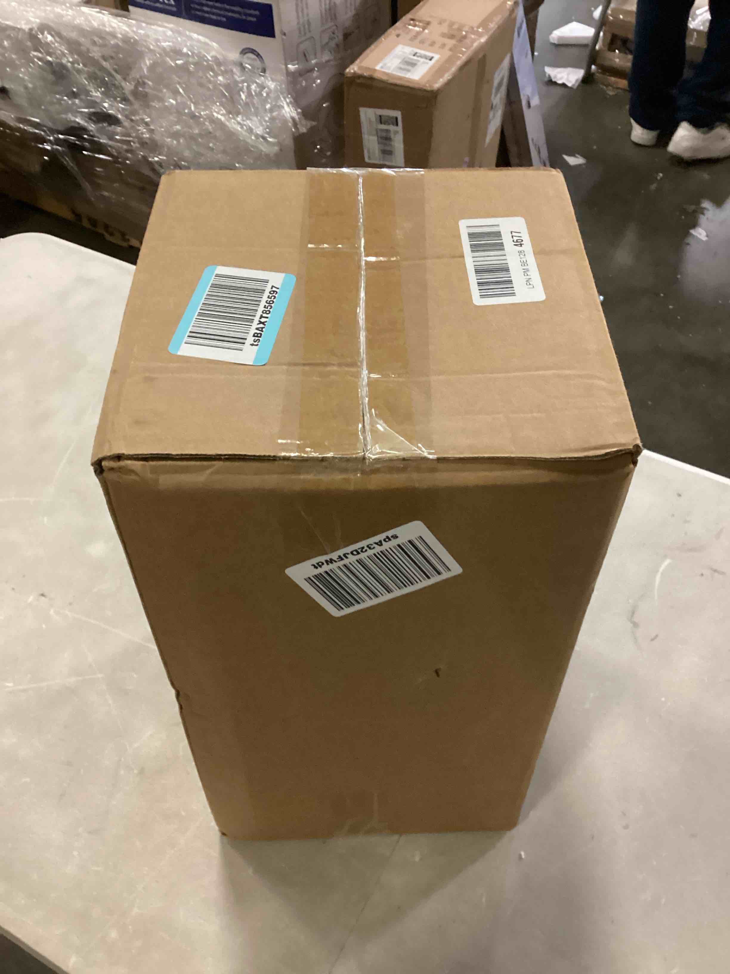 https://s3.amazonaws.com/lotting-images-prod/bidfta/YEL5494895_1729274168276.jpeg