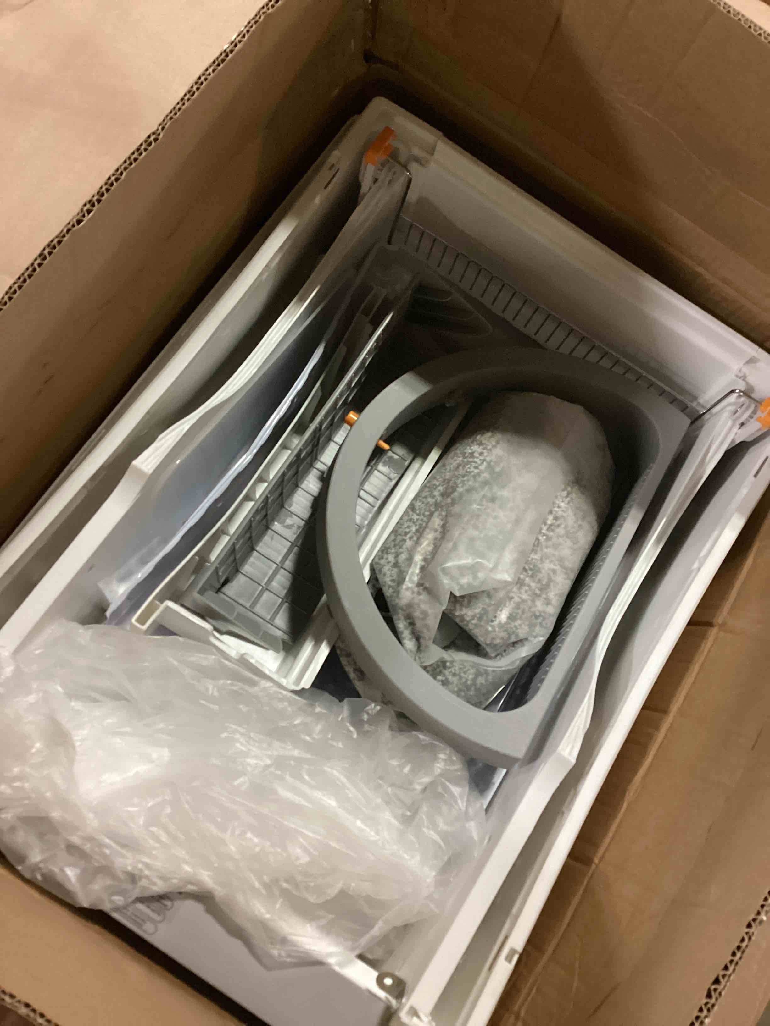 https://s3.amazonaws.com/lotting-images-prod/bidfta/YEL5495957_1727443742627.jpeg