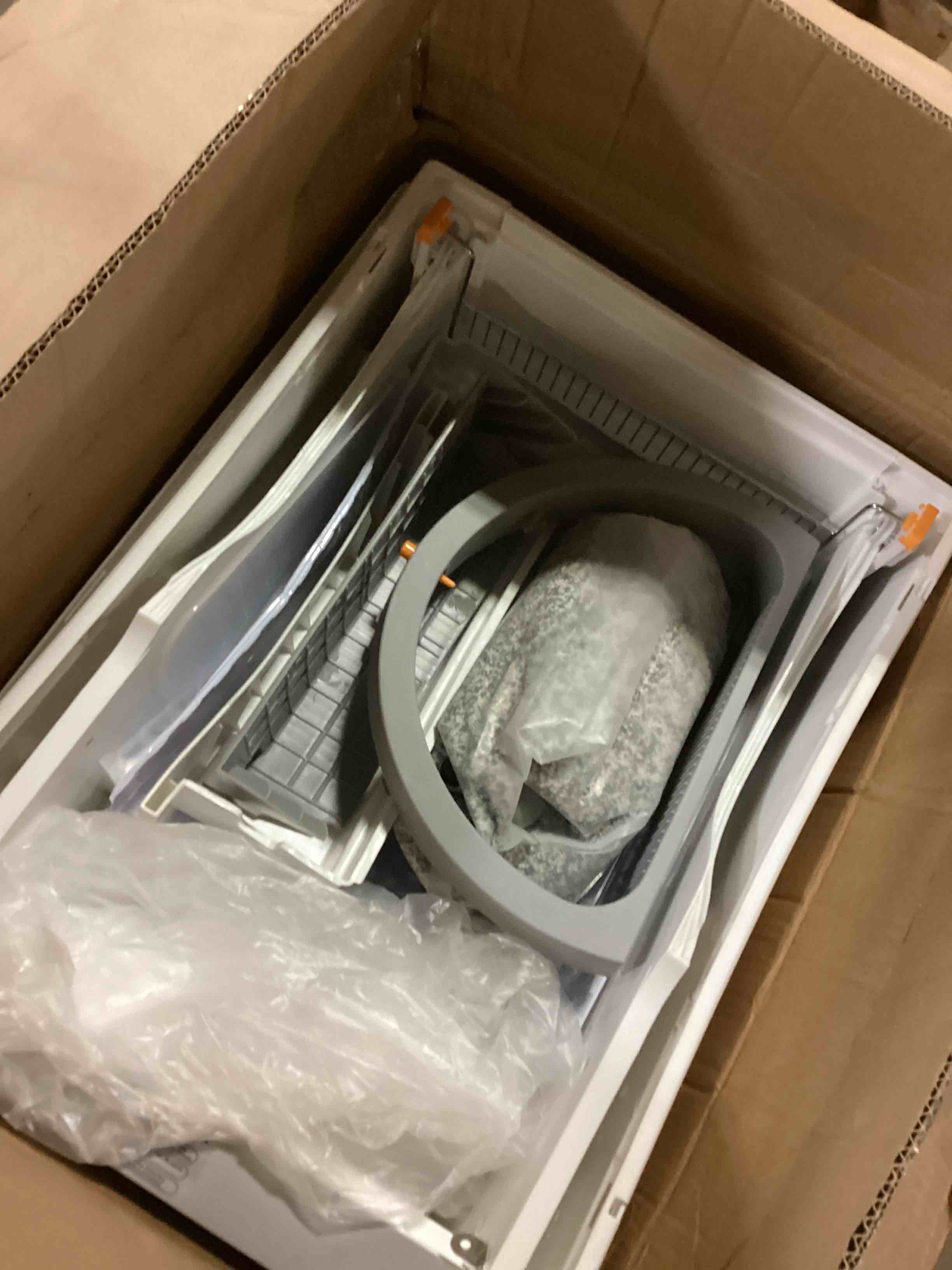 https://s3.amazonaws.com/lotting-images-prod/bidfta/YEL5495957_1727443743758.jpeg