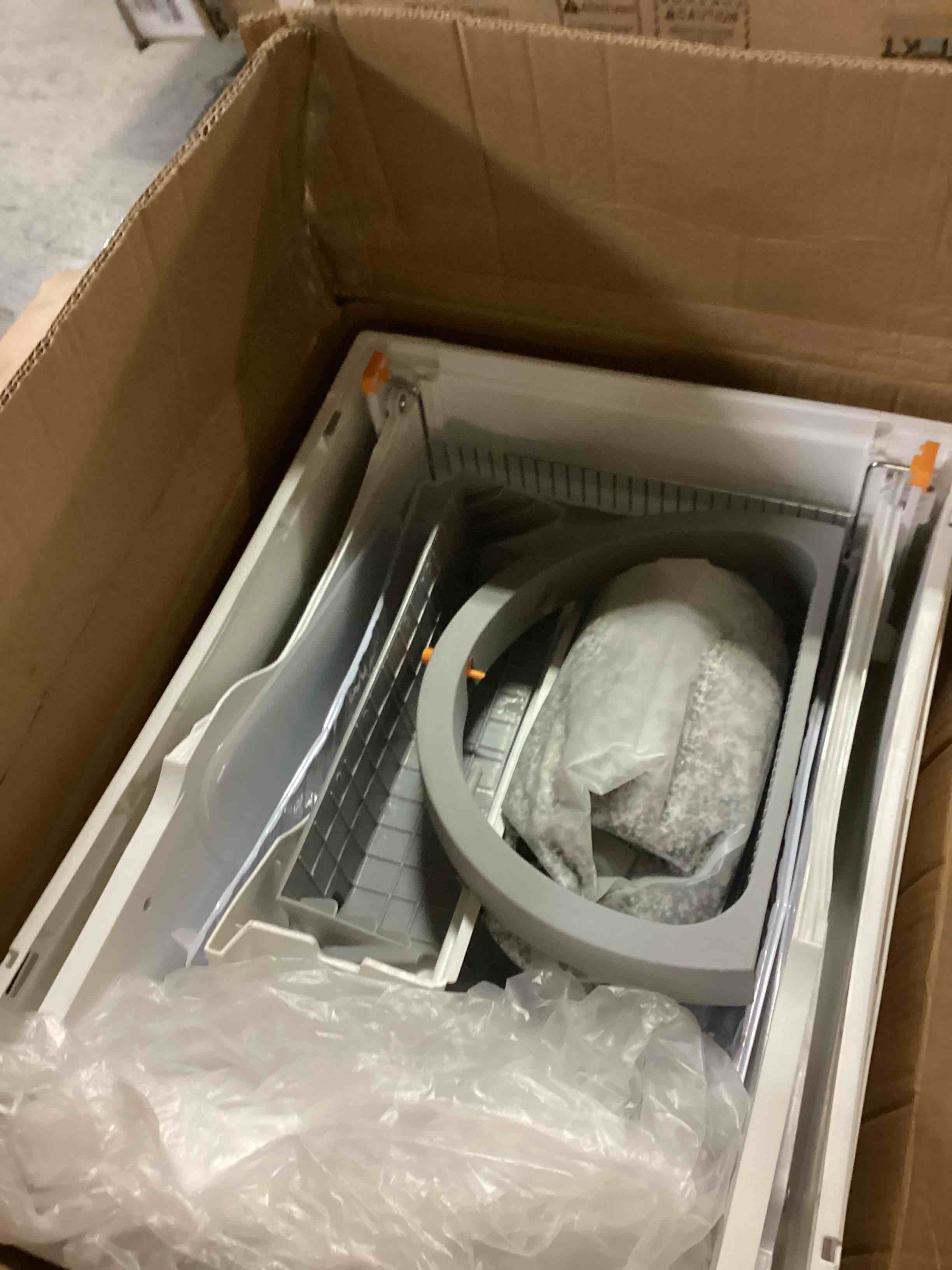 https://s3.amazonaws.com/lotting-images-prod/bidfta/YEL5495957_1727443745503.jpeg