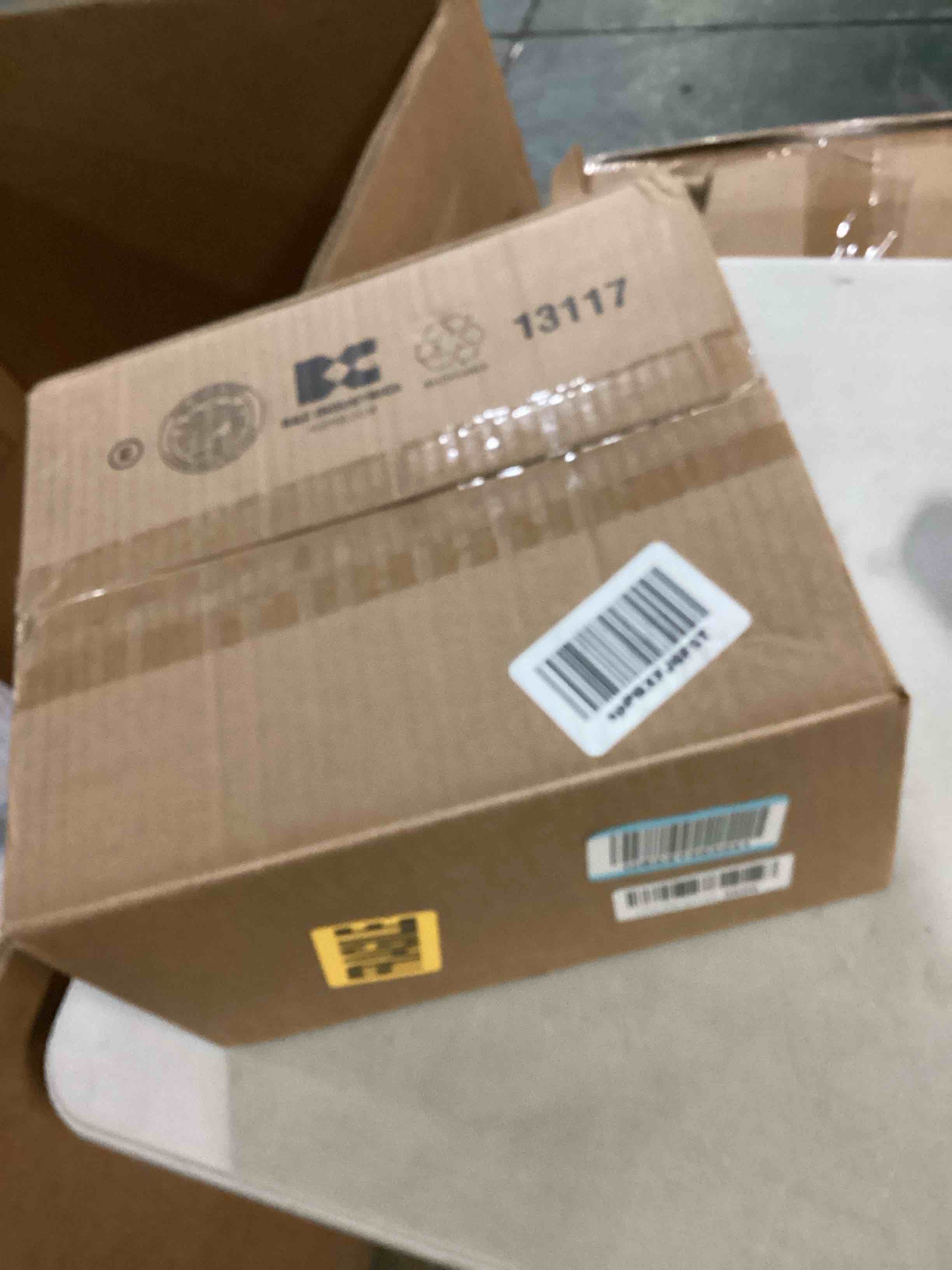 https://s3.amazonaws.com/lotting-images-prod/bidfta/YEL5496090_1727711281289.jpeg