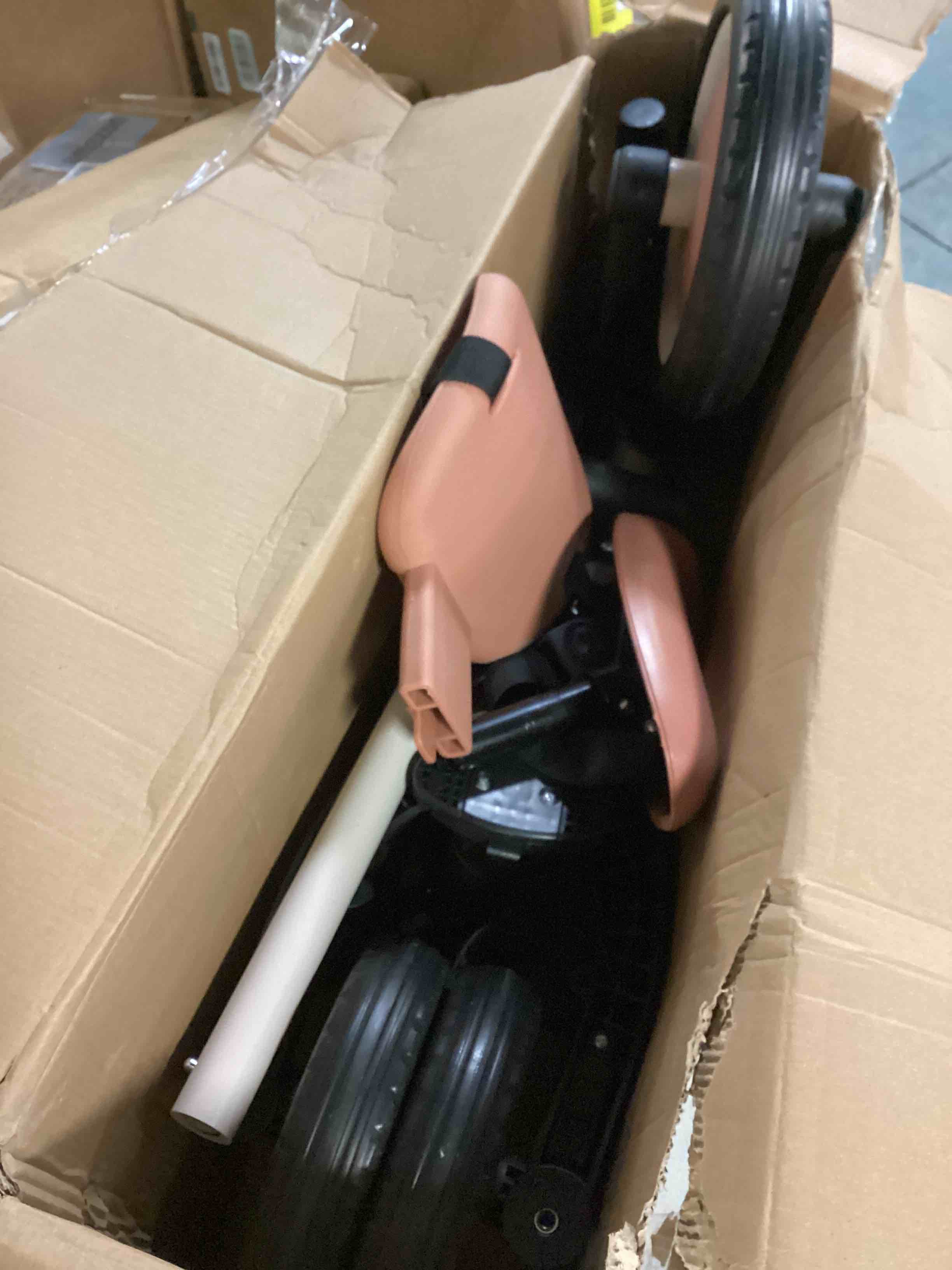 https://s3.amazonaws.com/lotting-images-prod/bidfta/YEL5496340_1727876822109.jpeg