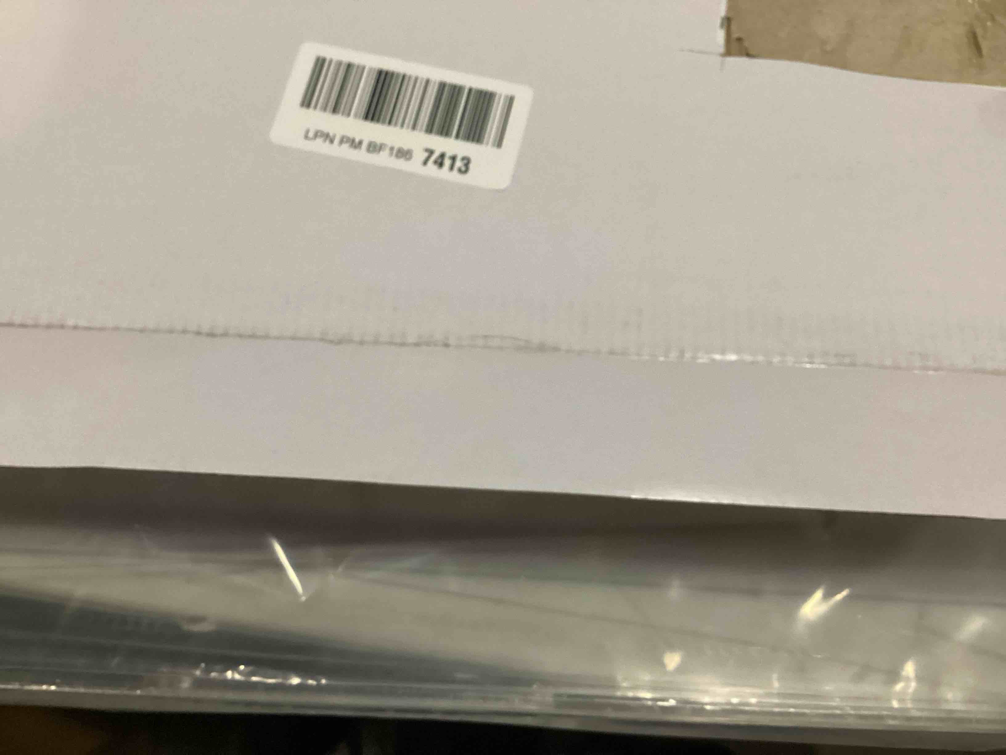 https://s3.amazonaws.com/lotting-images-prod/bidfta/YEL5497000_1727810182404.jpeg