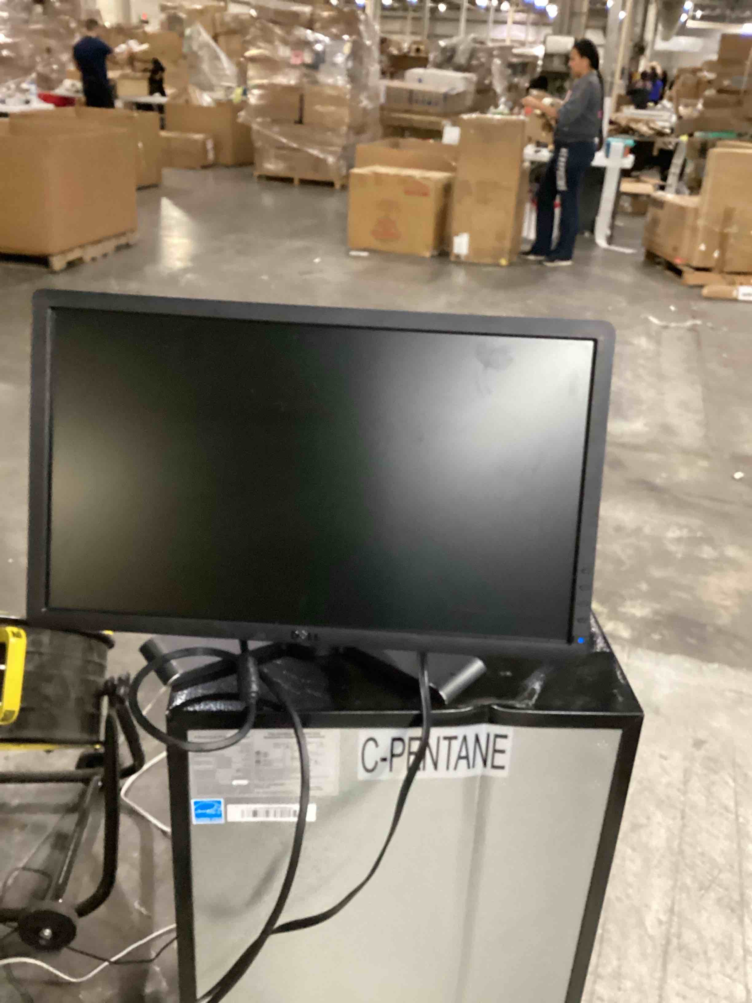https://s3.amazonaws.com/lotting-images-prod/bidfta/YEL5497239_1729089563779.jpeg