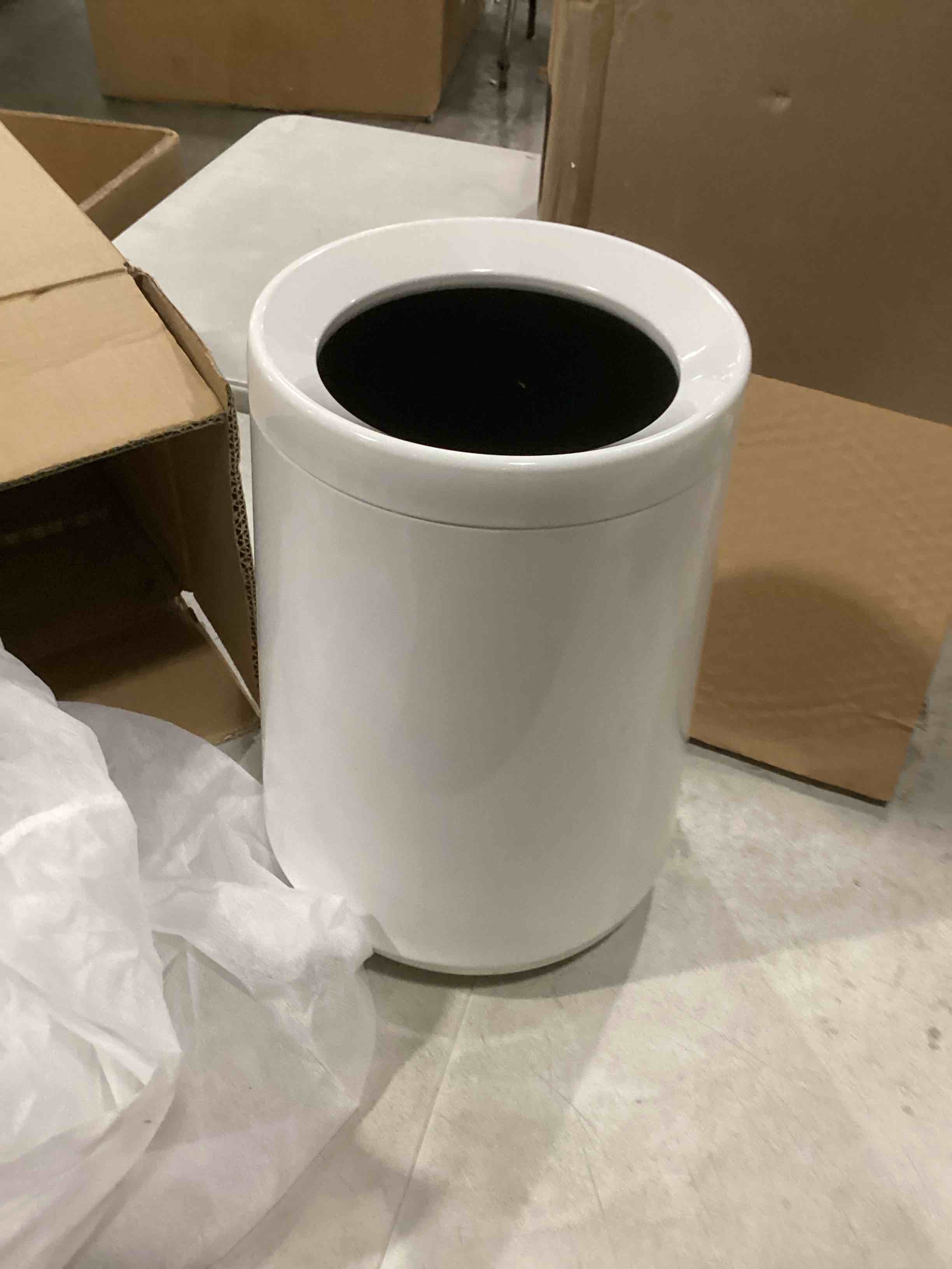 https://s3.amazonaws.com/lotting-images-prod/bidfta/YEL5497356_1729185823801.jpeg