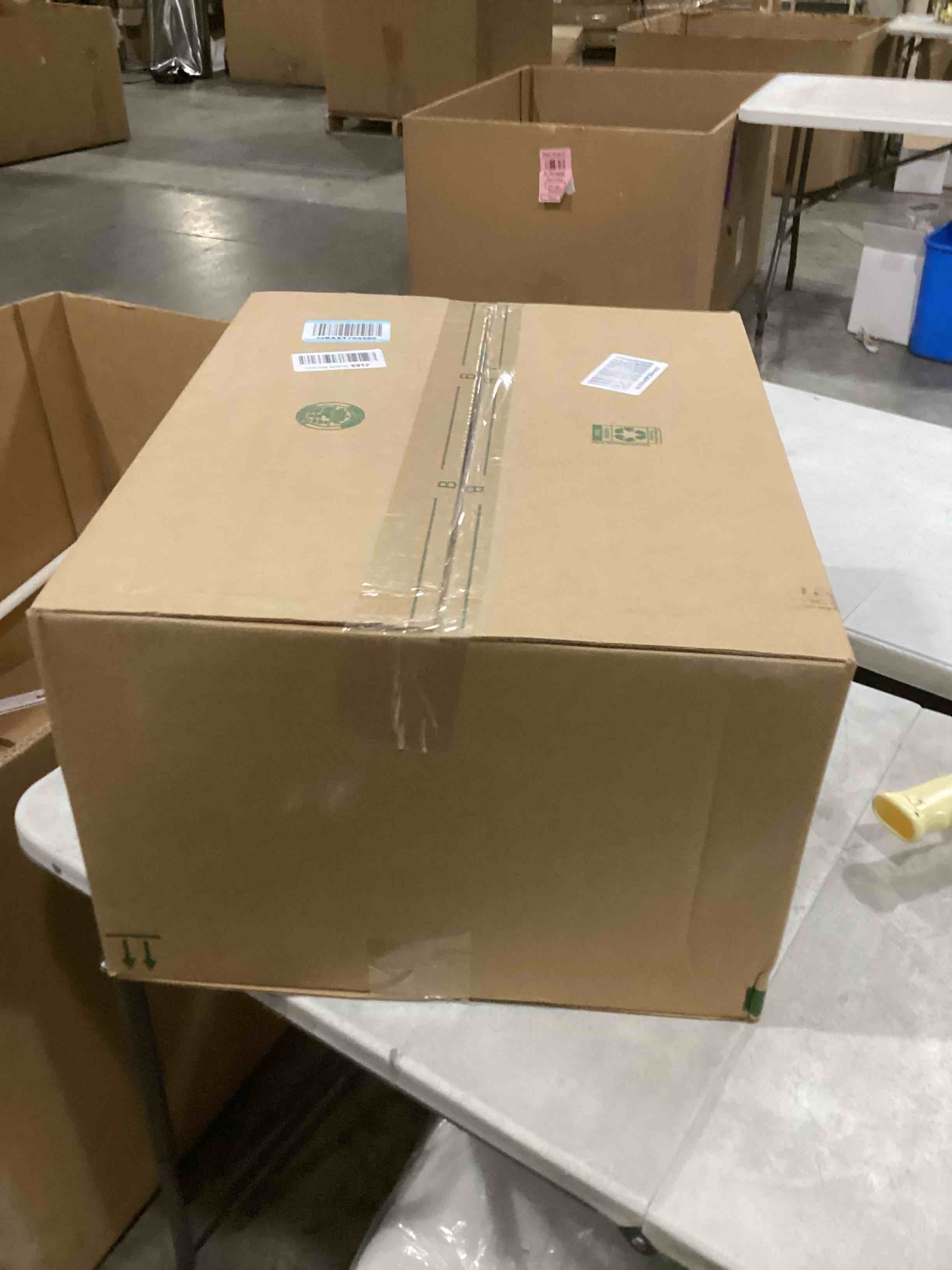 https://s3.amazonaws.com/lotting-images-prod/bidfta/YEL5497486_1729271446606.jpeg