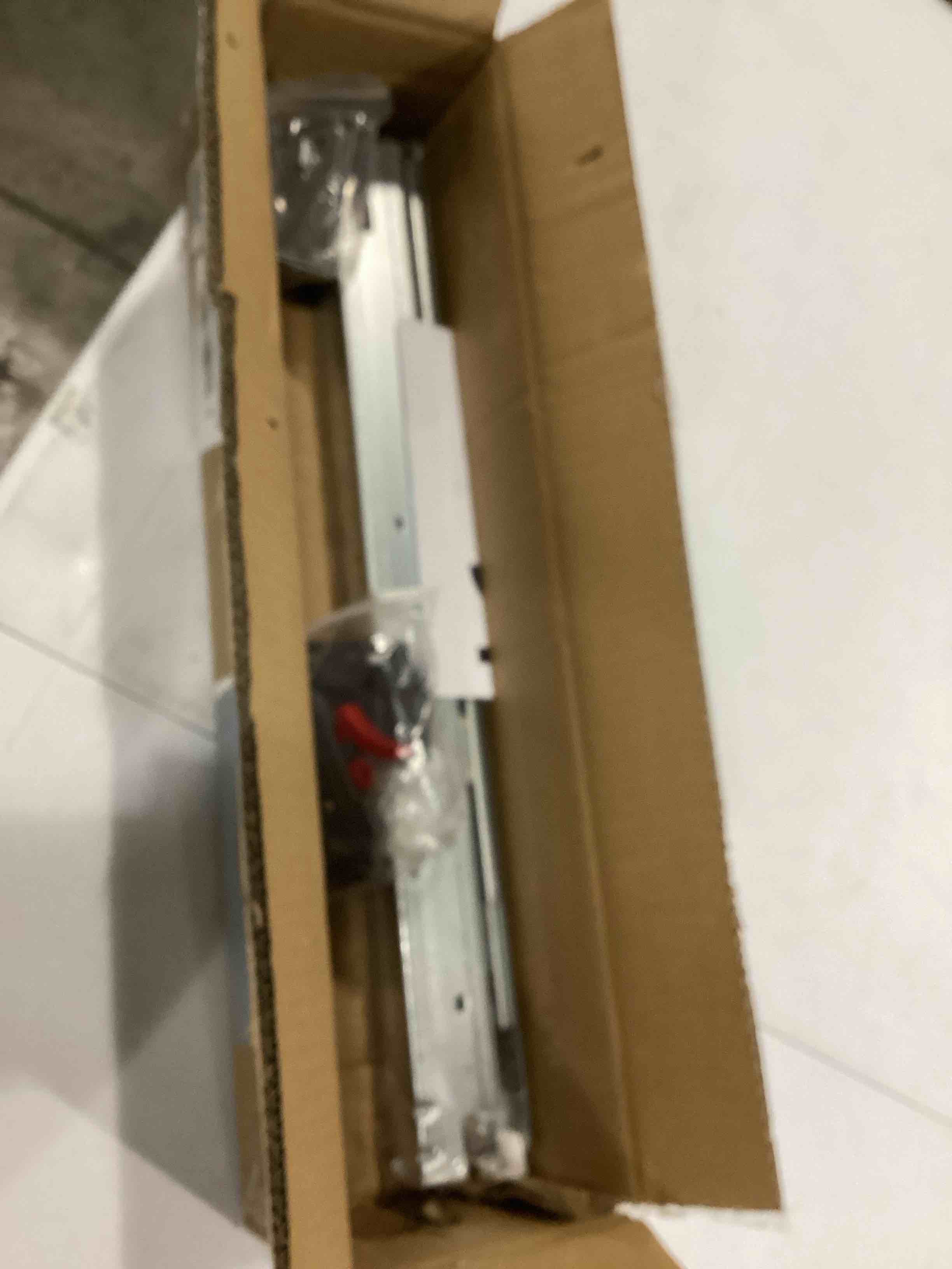 https://s3.amazonaws.com/lotting-images-prod/bidfta/YEL5497673_1729522134797.jpeg
