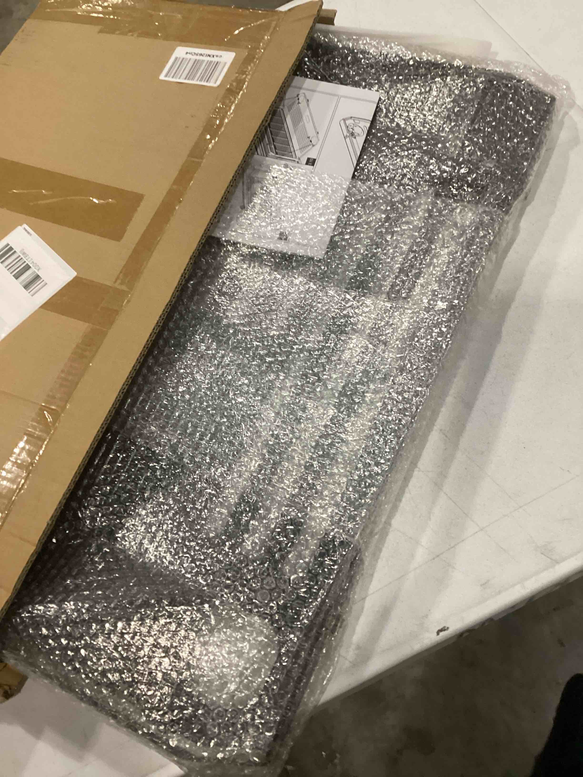 https://s3.amazonaws.com/lotting-images-prod/bidfta/YEL5497930_1729705314952.jpeg