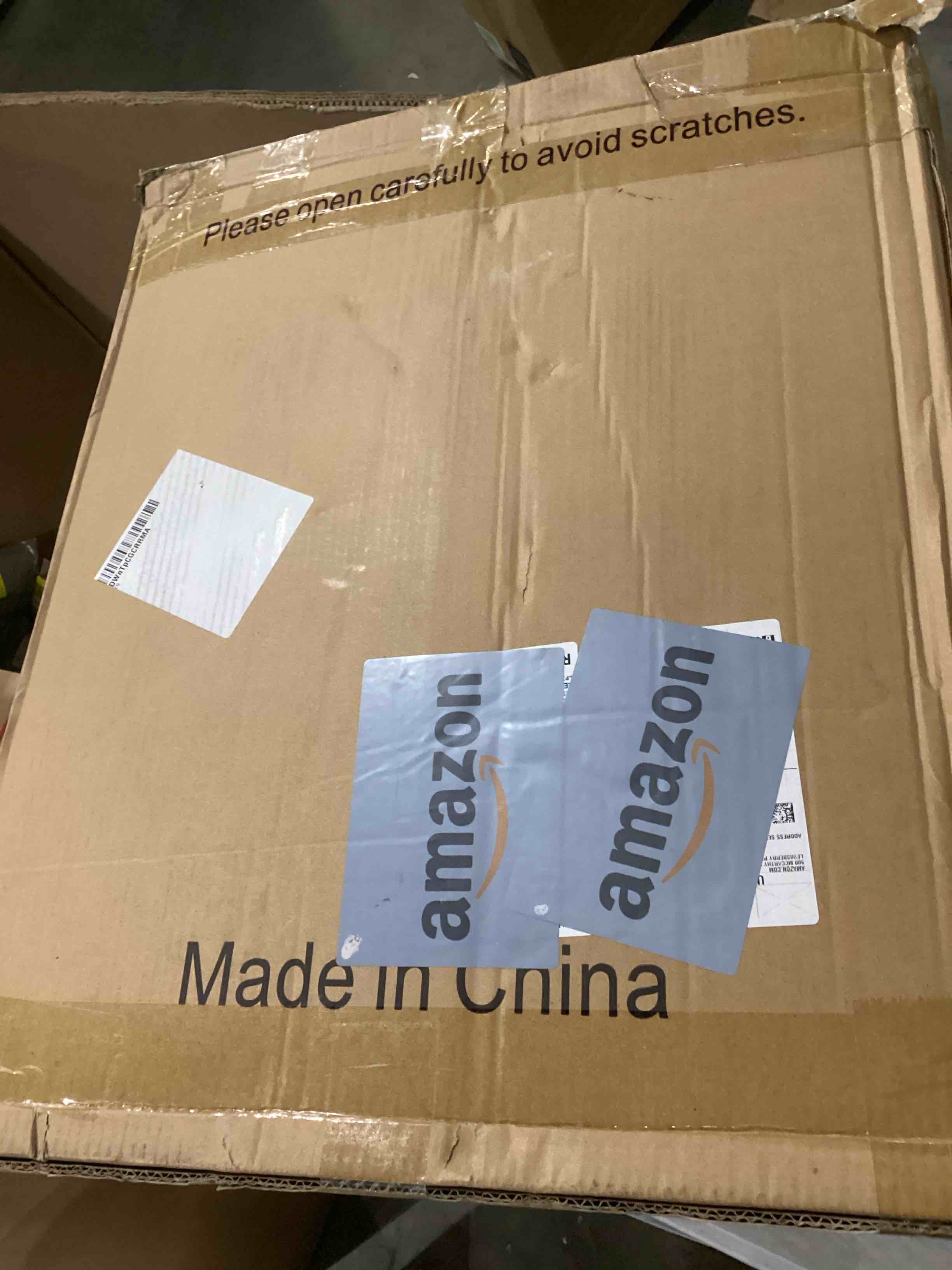 https://s3.amazonaws.com/lotting-images-prod/bidfta/YEL5498211_1728660712488.jpeg
