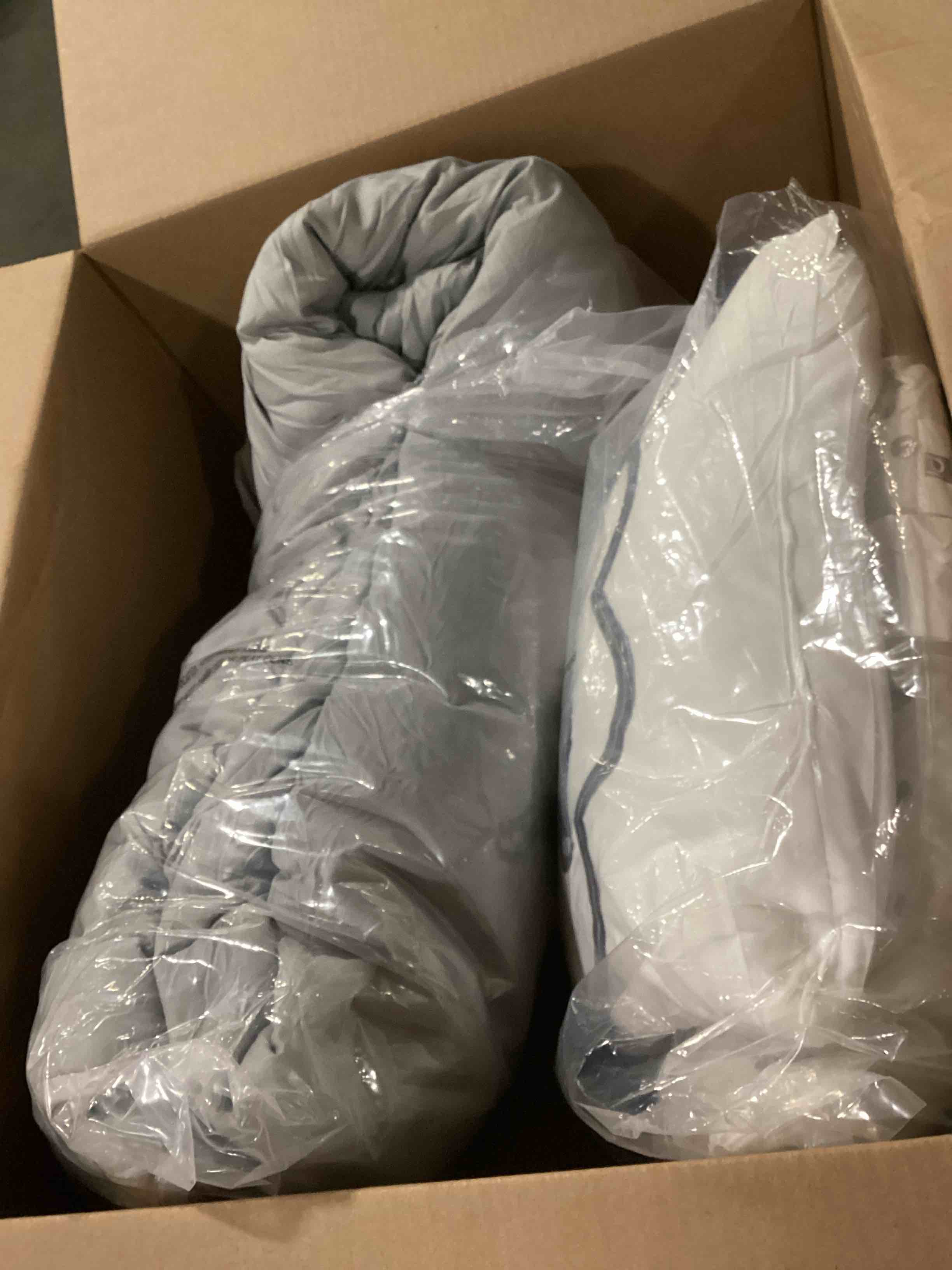 https://s3.amazonaws.com/lotting-images-prod/bidfta/YEL5498330_1728908236550.jpeg