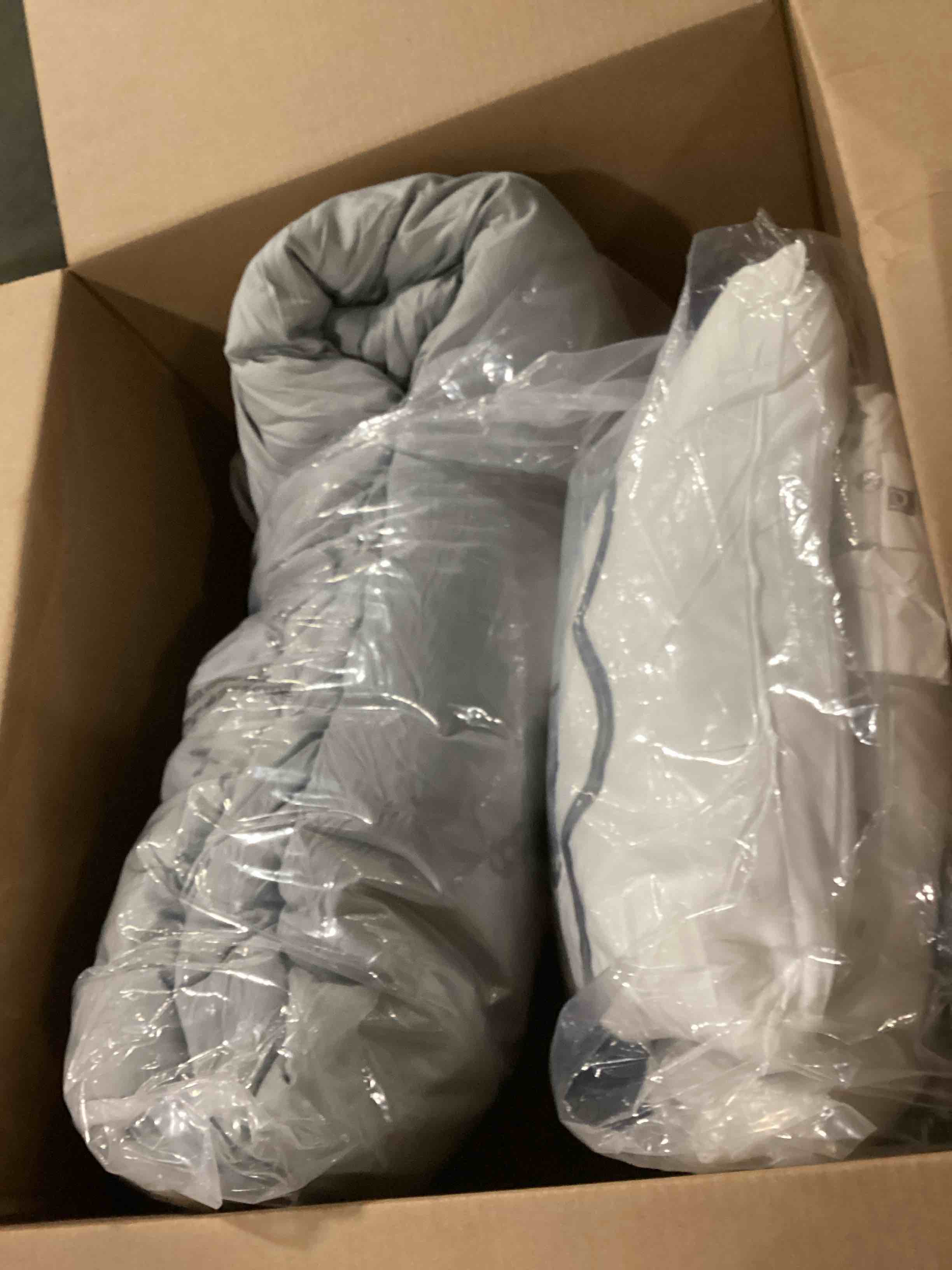 https://s3.amazonaws.com/lotting-images-prod/bidfta/YEL5498330_1728908237566.jpeg