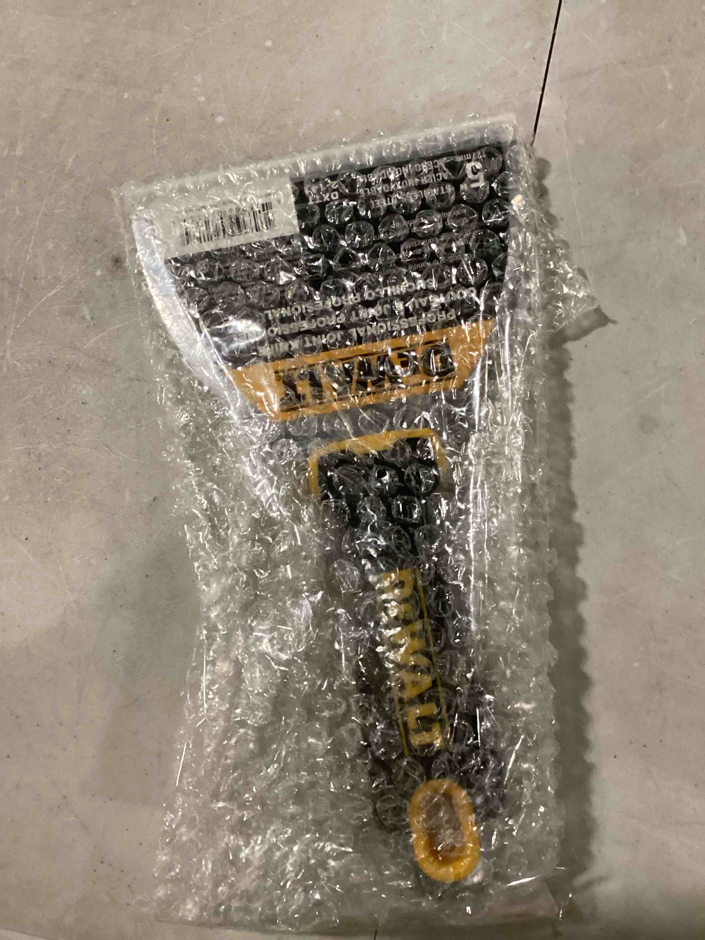 https://s3.amazonaws.com/lotting-images-prod/bidfta/YEL5499199_1729270882197.jpeg