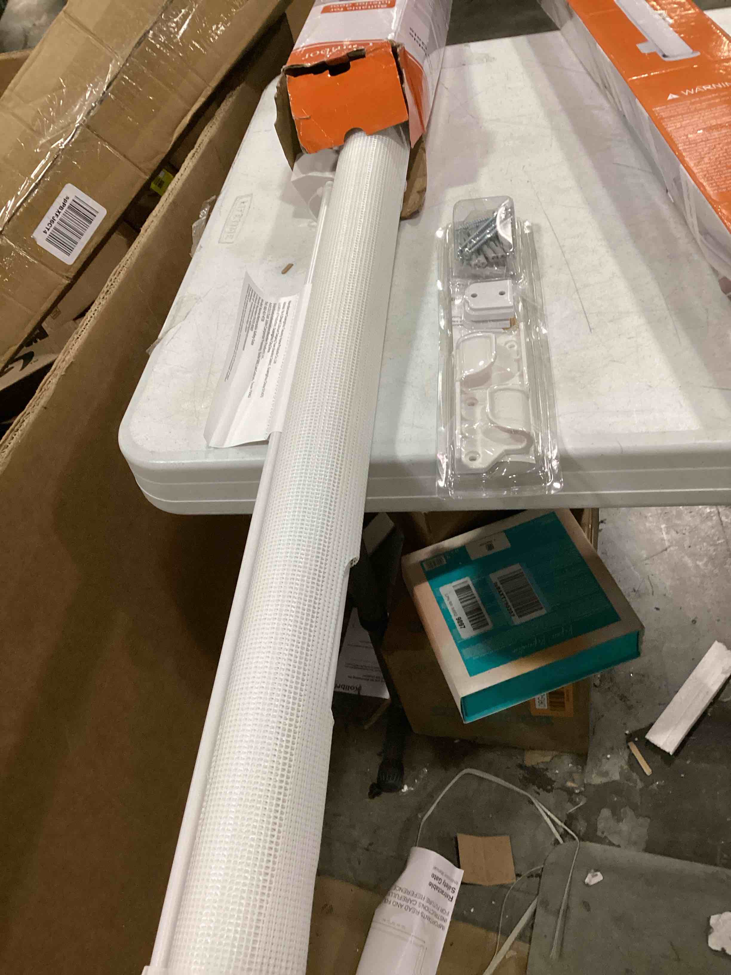 https://s3.amazonaws.com/lotting-images-prod/bidfta/YEL5499941_1726765723446.jpeg