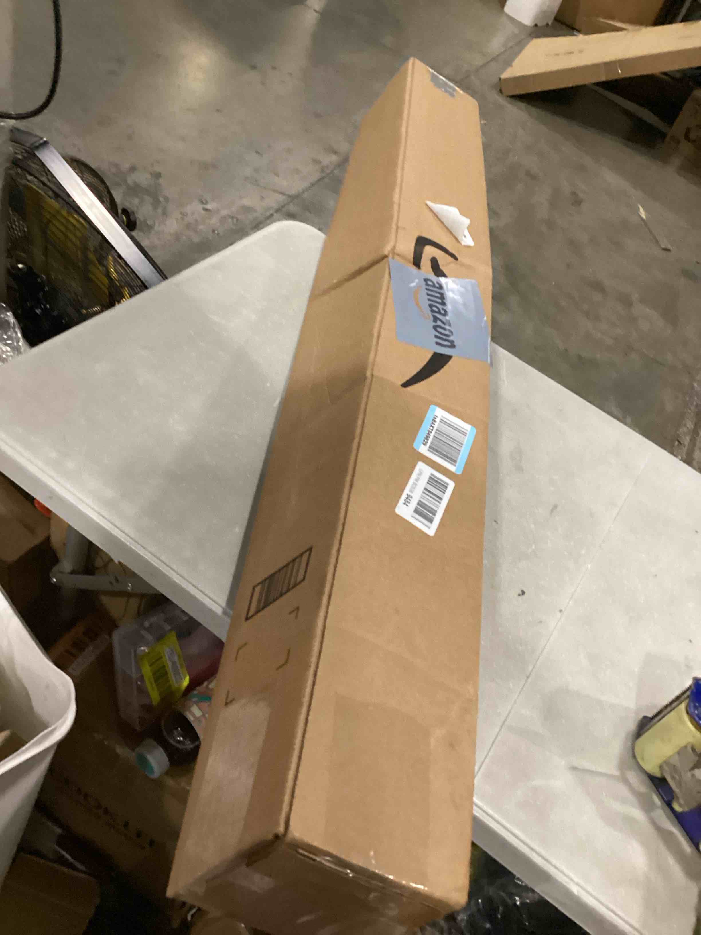 https://s3.amazonaws.com/lotting-images-prod/bidfta/YEL5501552_1728056127084.jpeg