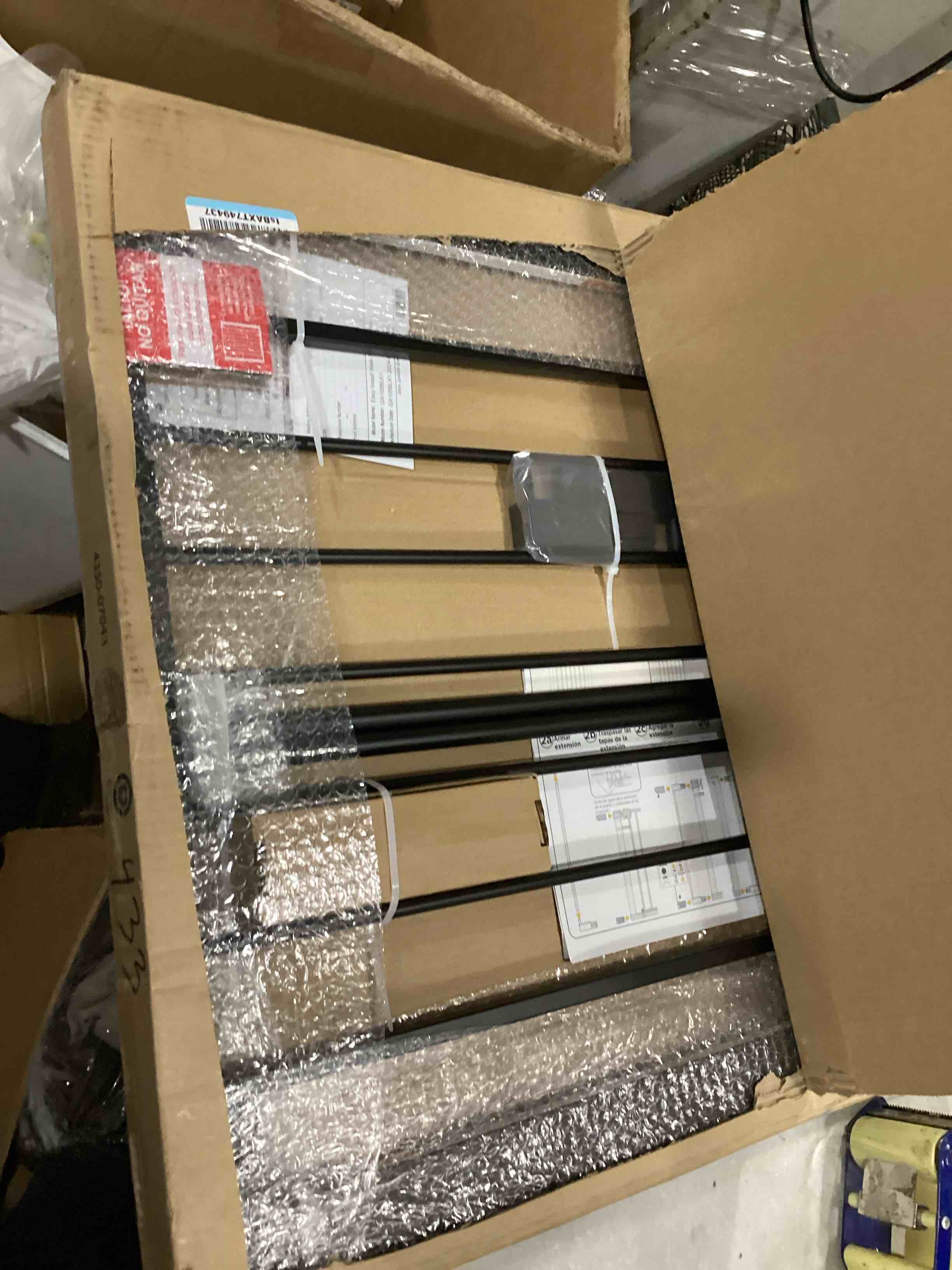https://s3.amazonaws.com/lotting-images-prod/bidfta/YEL5501554_1728056296872.jpeg