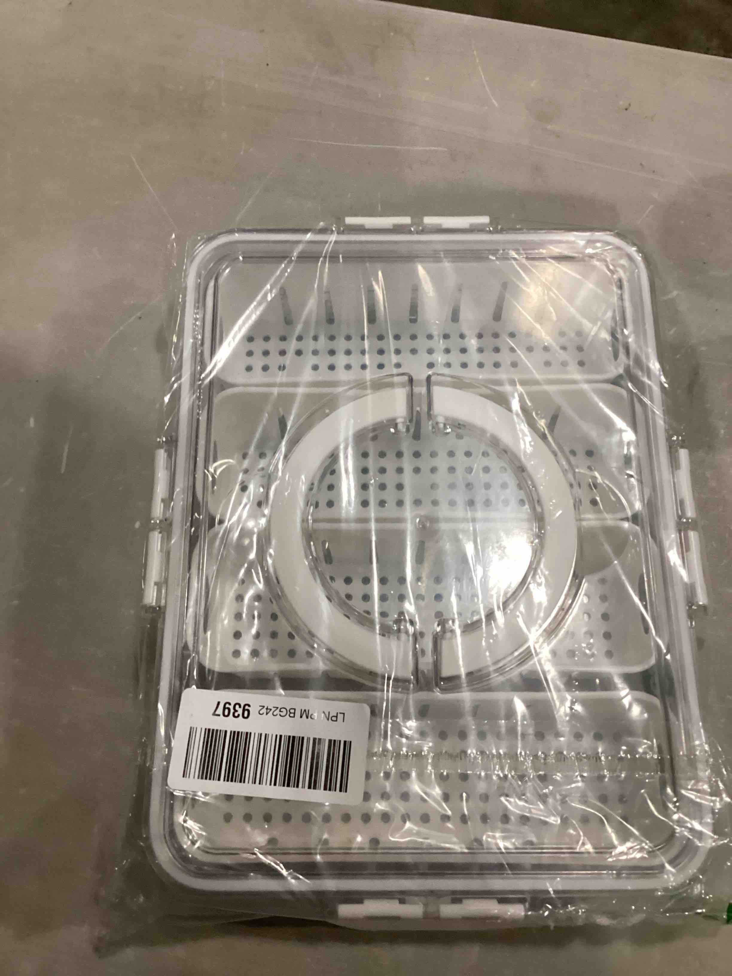 https://s3.amazonaws.com/lotting-images-prod/bidfta/YEL5501597_1728064136712.jpeg
