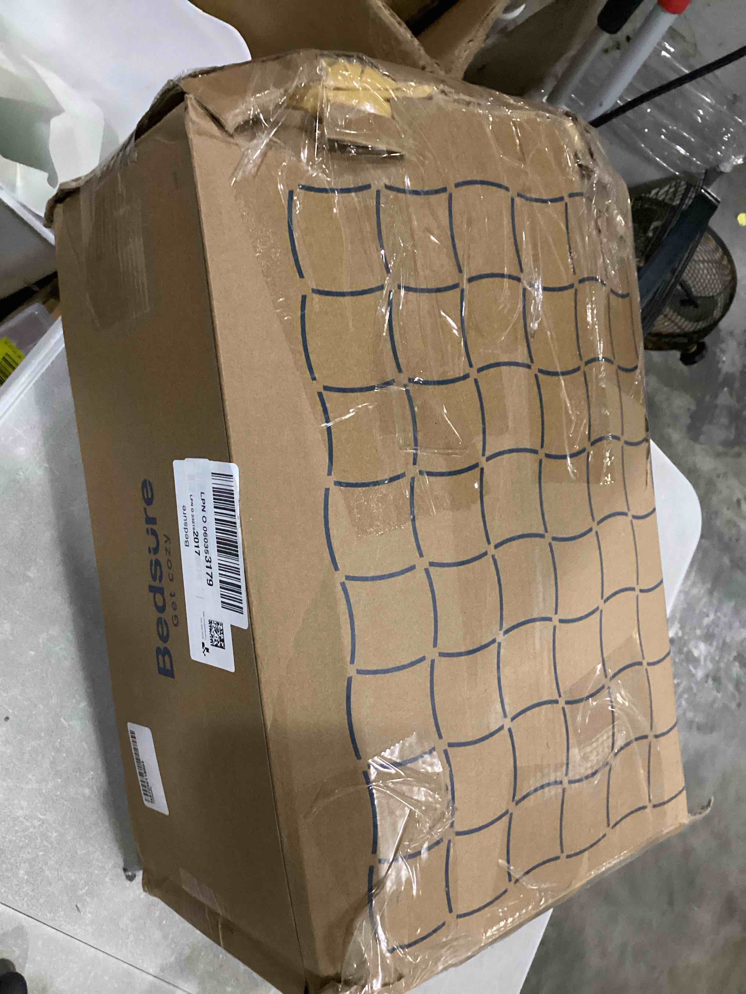 https://s3.amazonaws.com/lotting-images-prod/bidfta/YEL5501670_1728301915265.jpeg