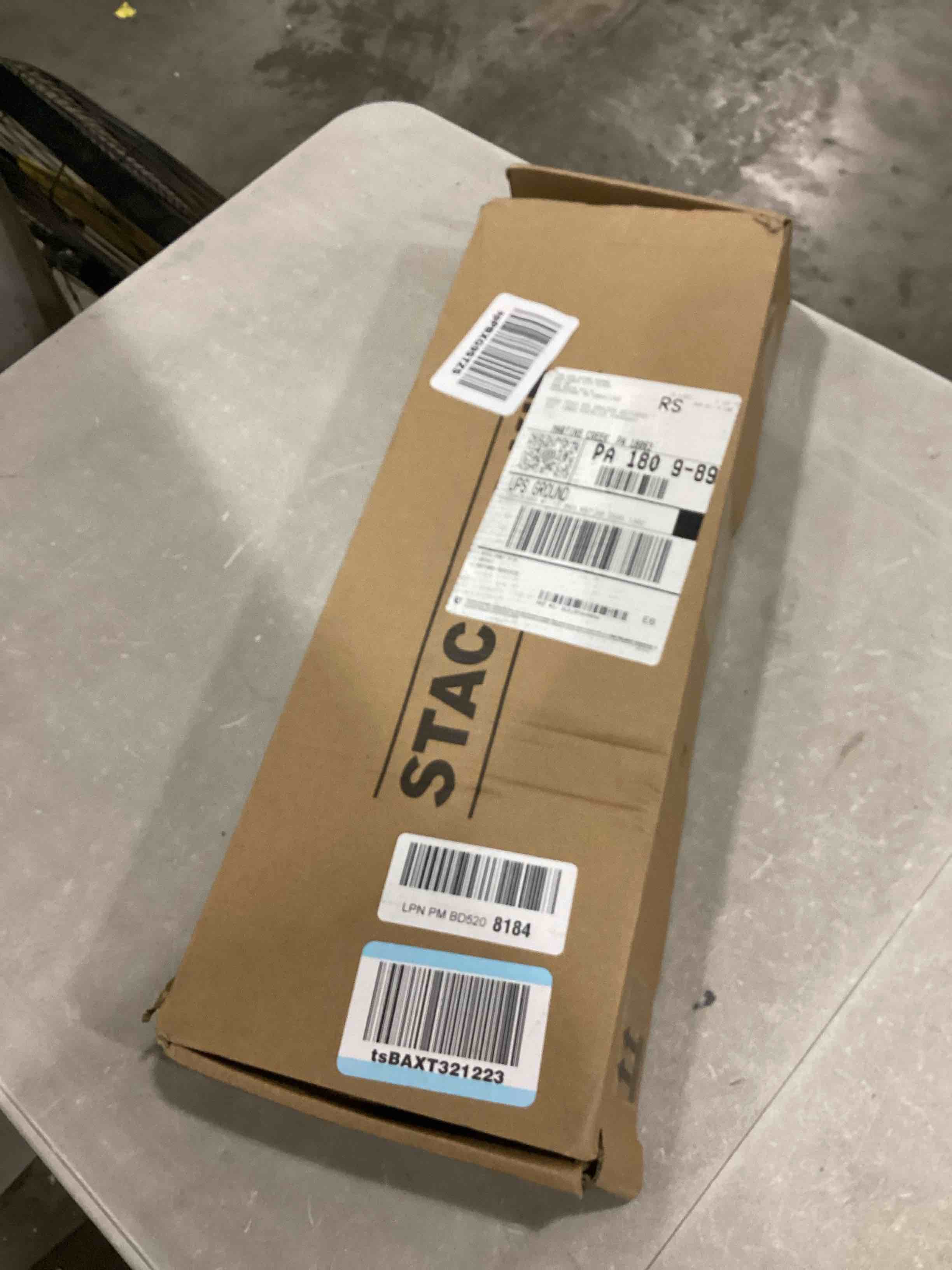 https://s3.amazonaws.com/lotting-images-prod/bidfta/YEL5501813_1728322712241.jpeg