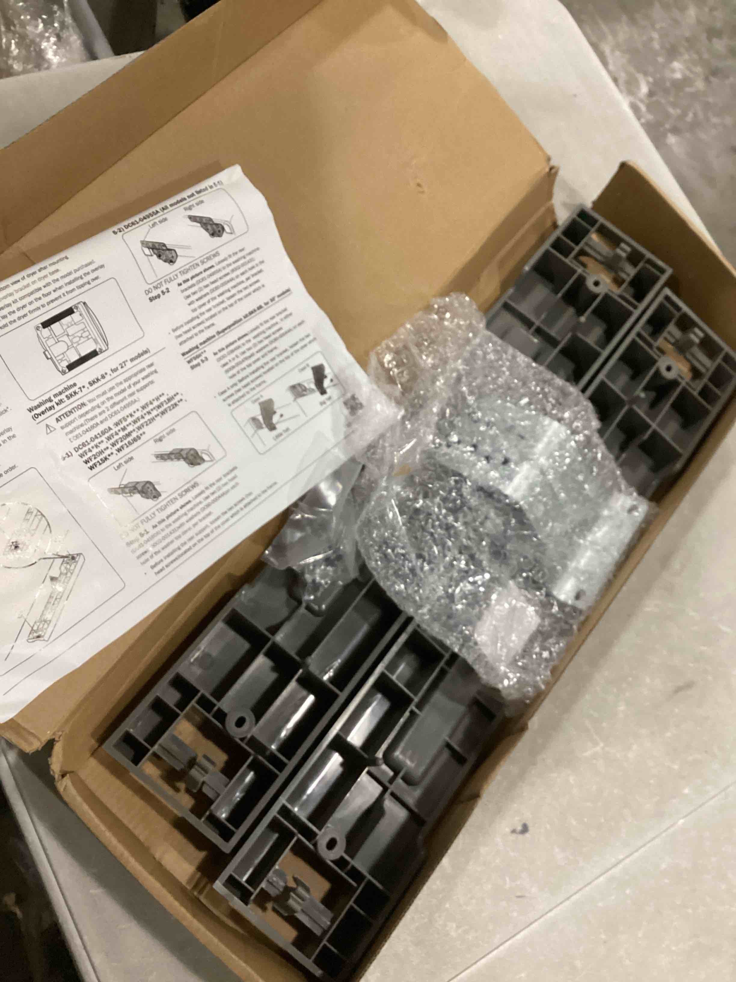 https://s3.amazonaws.com/lotting-images-prod/bidfta/YEL5501813_1728322733879.jpeg