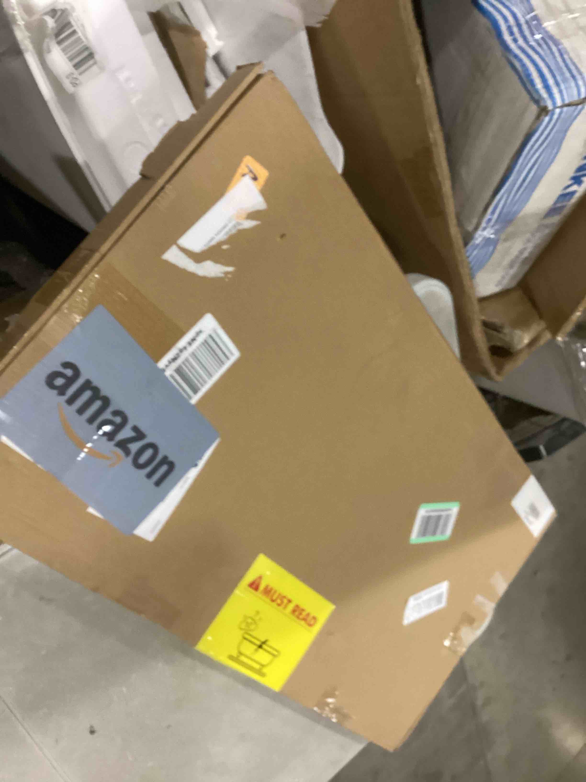 https://s3.amazonaws.com/lotting-images-prod/bidfta/YEL5502240_1728563343447.jpeg