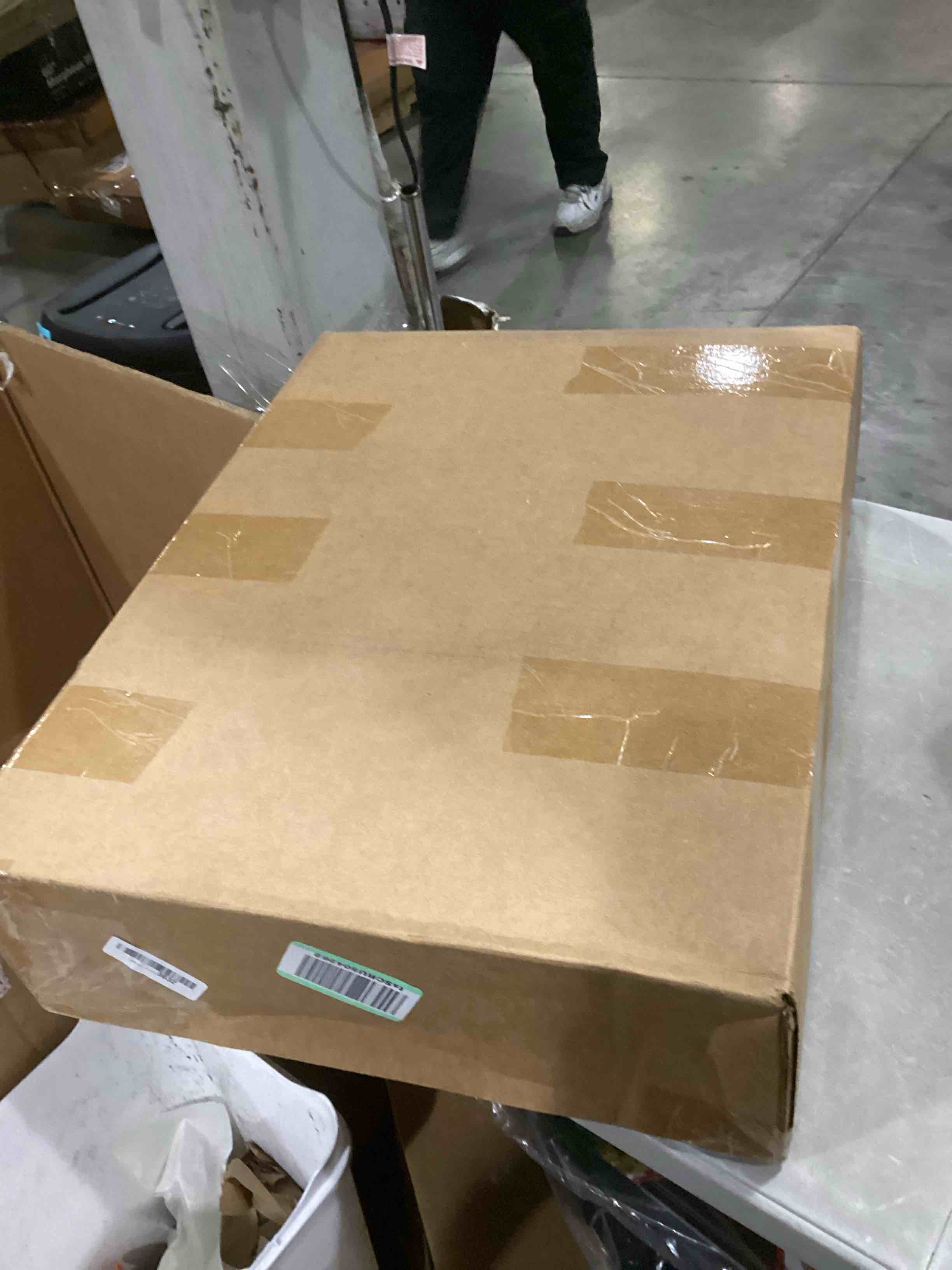 https://s3.amazonaws.com/lotting-images-prod/bidfta/YEL5502289_1728654176639.jpeg
