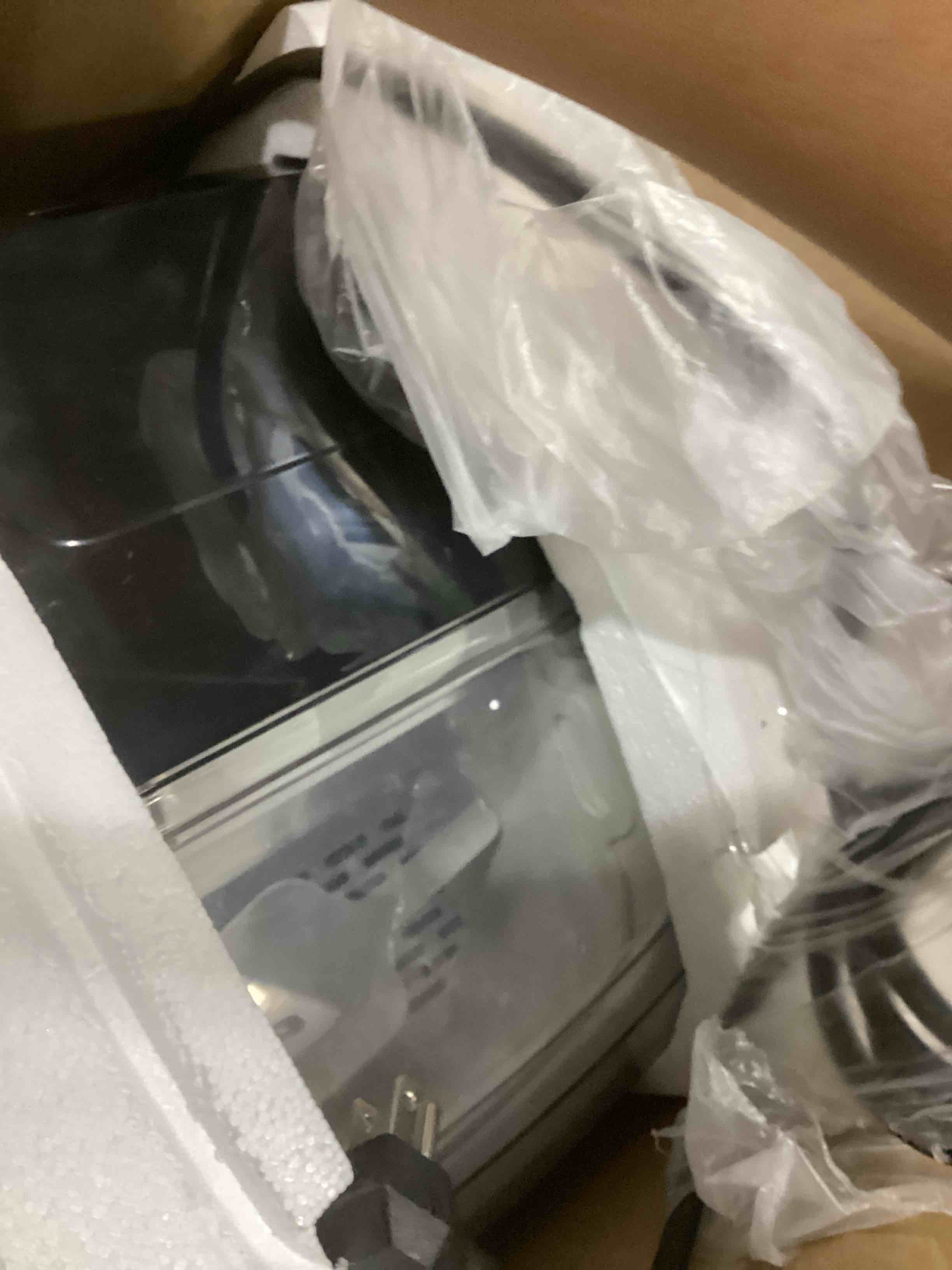 https://s3.amazonaws.com/lotting-images-prod/bidfta/YEL5502331_1728660476076.jpeg