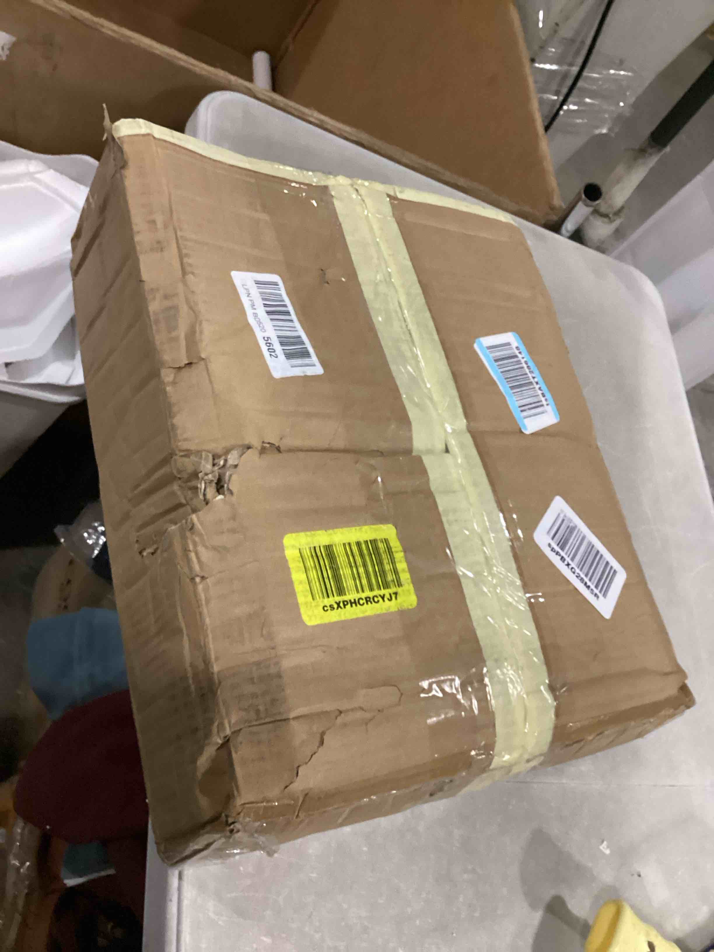 https://s3.amazonaws.com/lotting-images-prod/bidfta/YEL5502439_1728993924091.jpeg