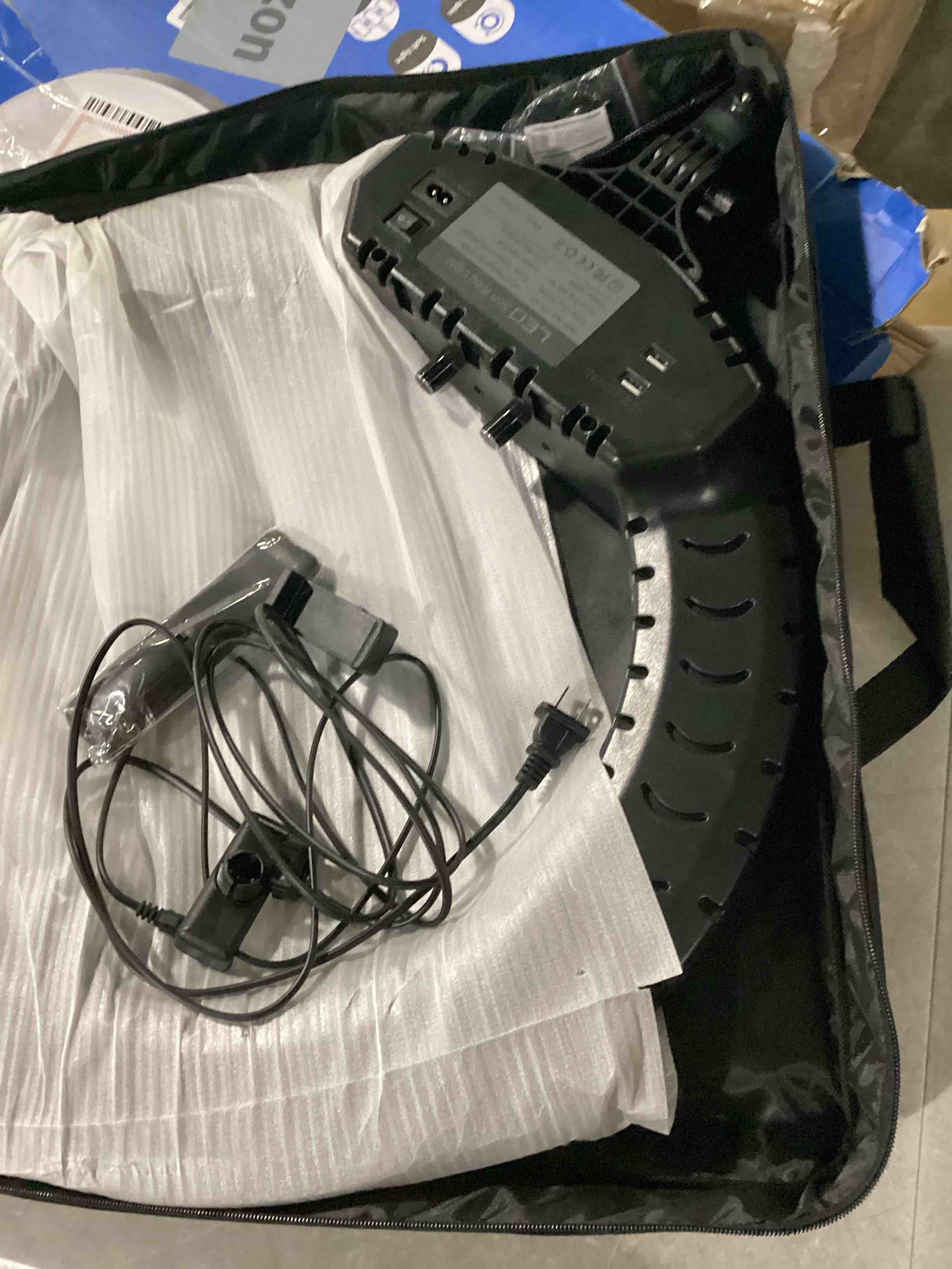 https://s3.amazonaws.com/lotting-images-prod/bidfta/YEL5503732_1727462613936.jpeg
