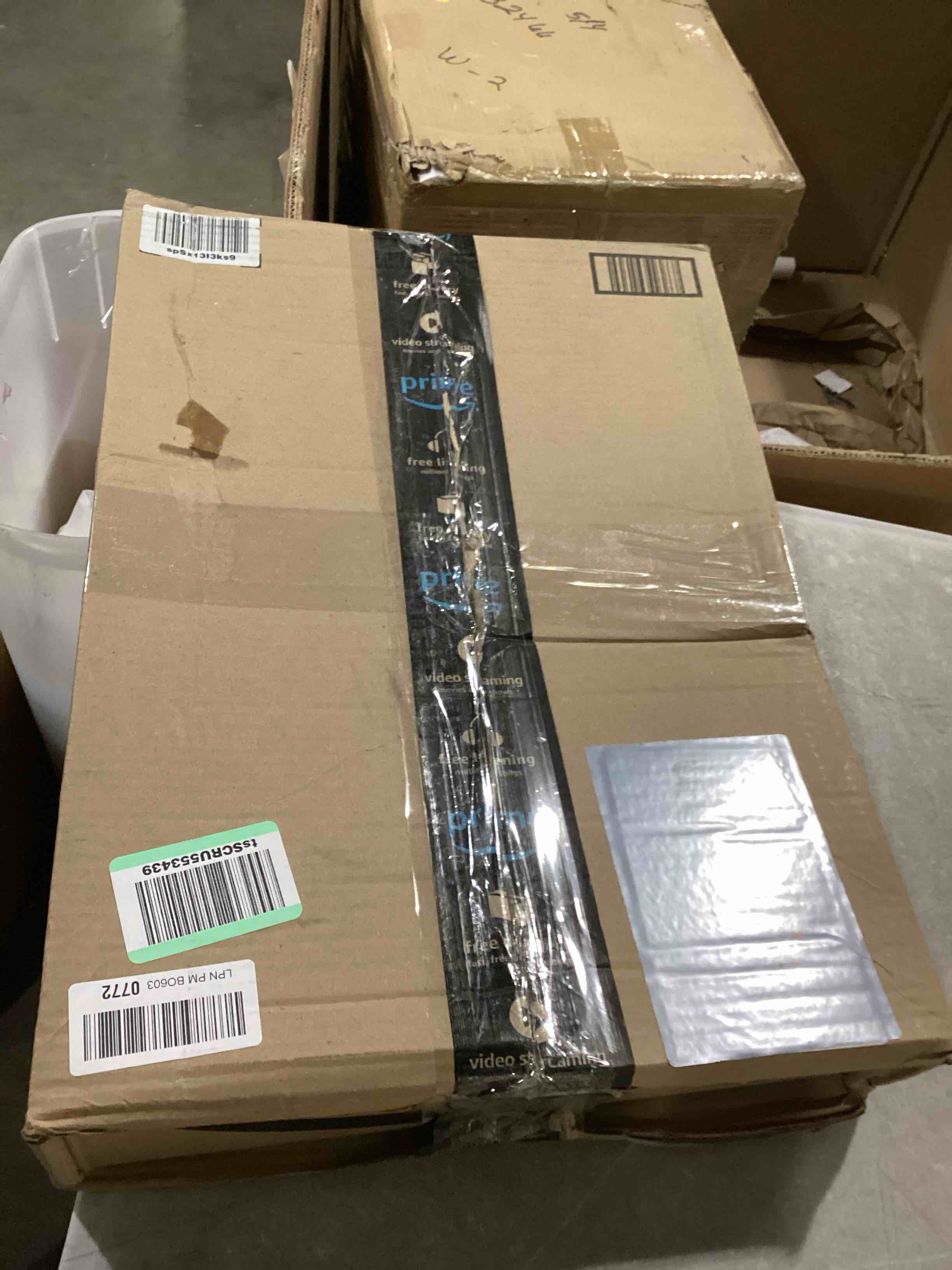 https://s3.amazonaws.com/lotting-images-prod/bidfta/YEL5503739_1727463538437.jpeg