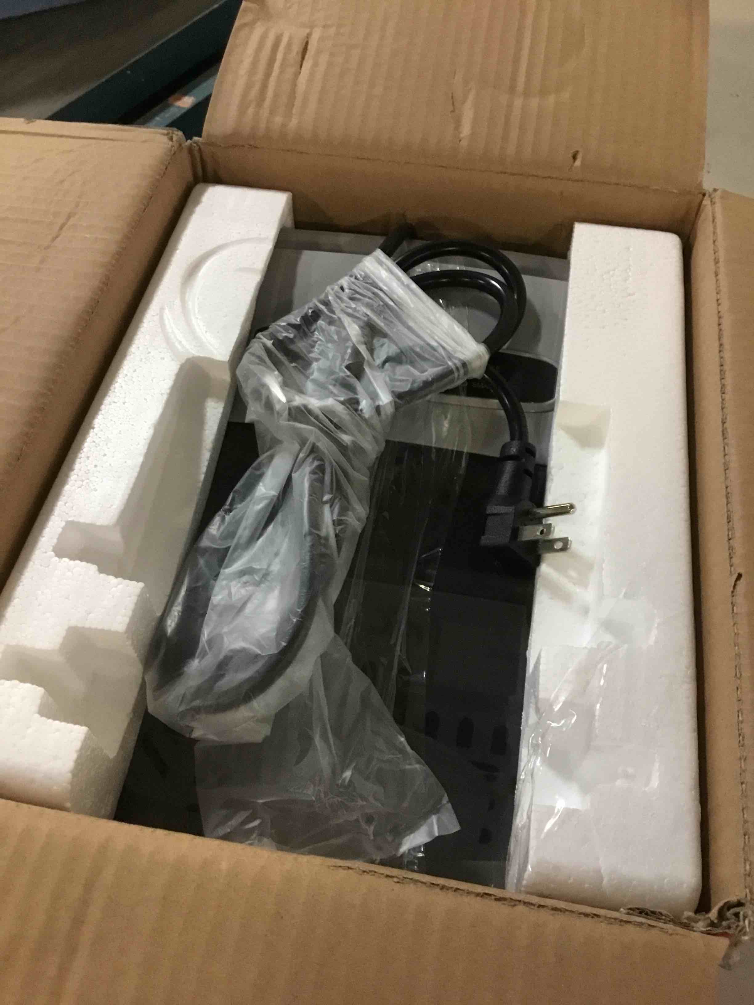 https://s3.amazonaws.com/lotting-images-prod/bidfta/YEL5504018_1701701202837.jpeg