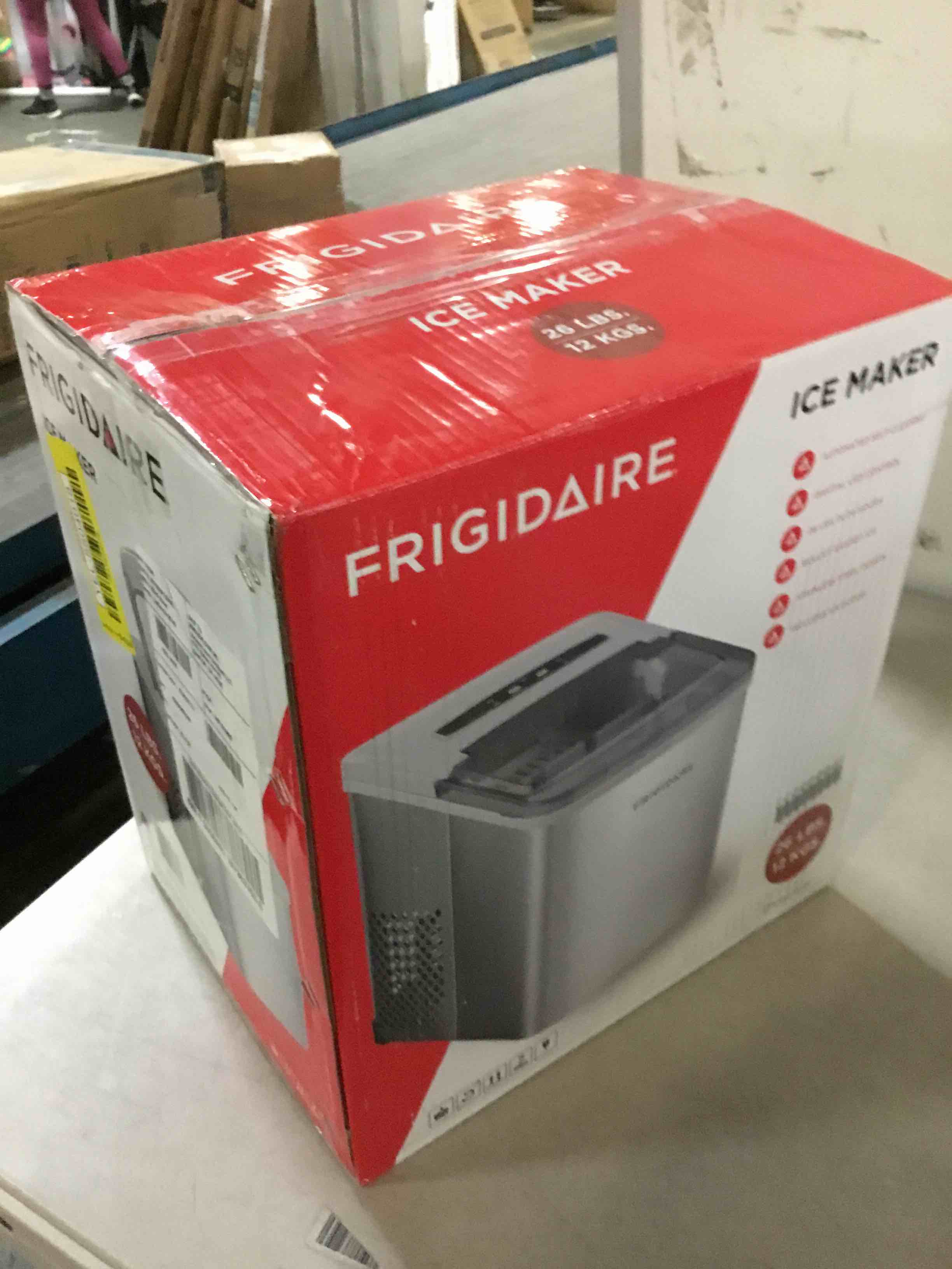 https://s3.amazonaws.com/lotting-images-prod/bidfta/YEL5504018_1701701226141.jpeg