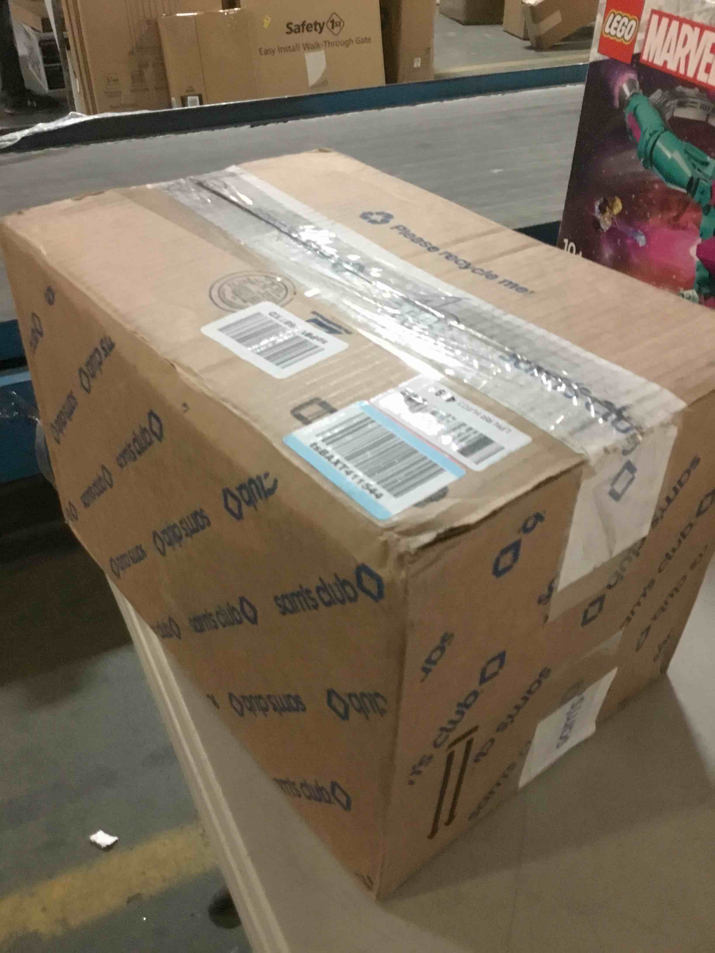 https://s3.amazonaws.com/lotting-images-prod/bidfta/YEL5504037_1701704574521.jpeg