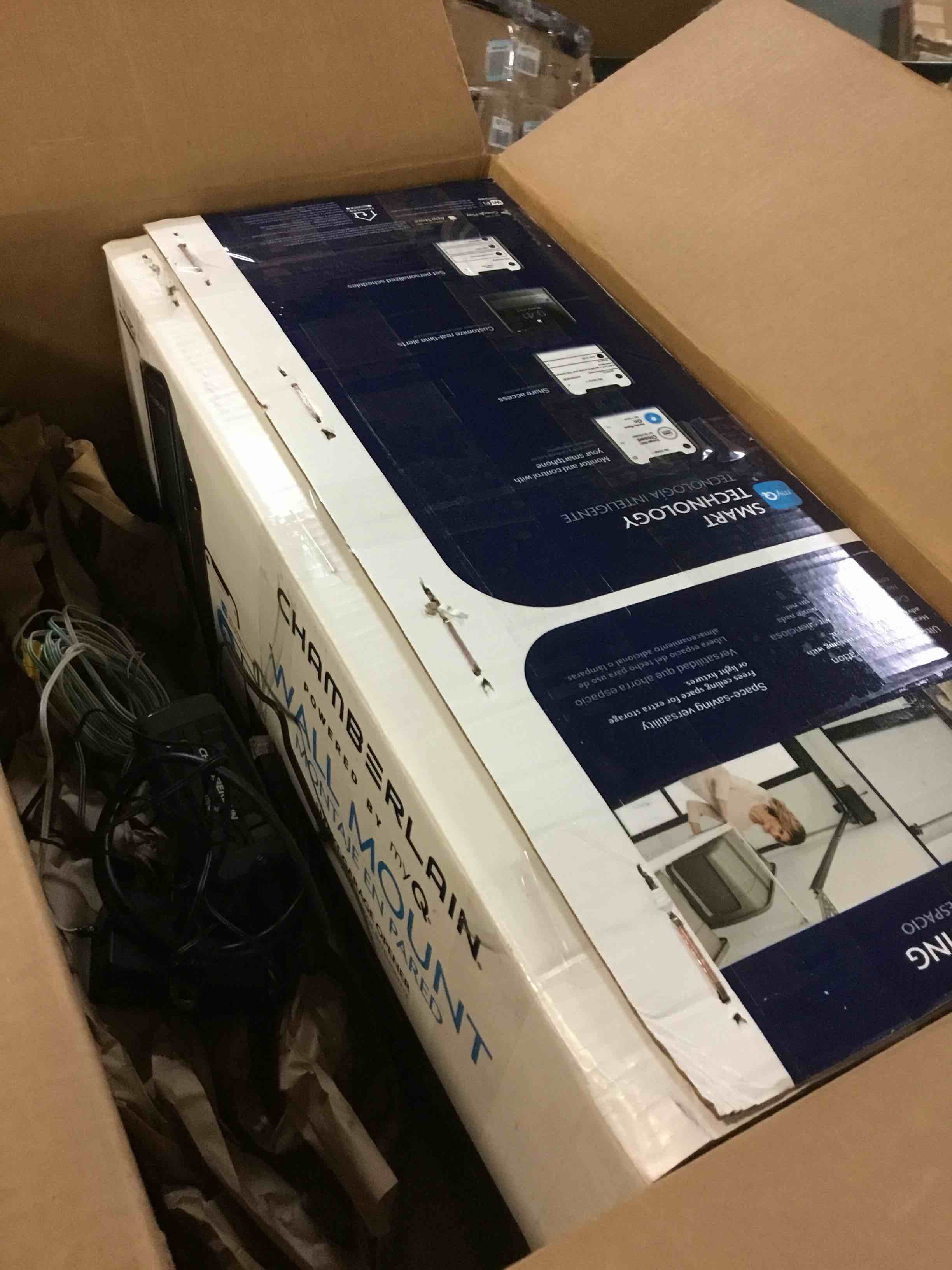 https://s3.amazonaws.com/lotting-images-prod/bidfta/YEL5504571_1701896077467.jpeg