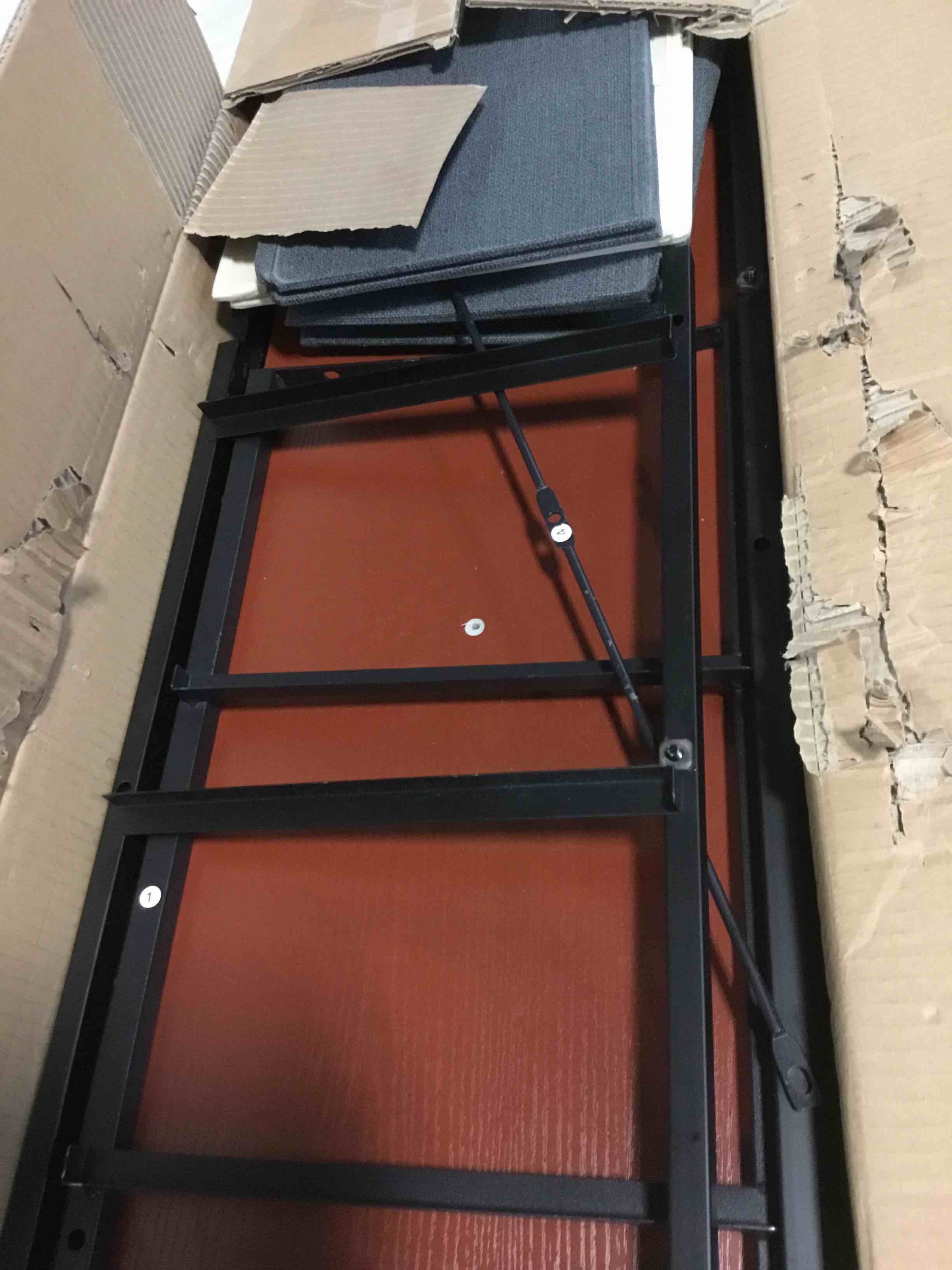 https://s3.amazonaws.com/lotting-images-prod/bidfta/YEL5505020_1702304148895.jpeg