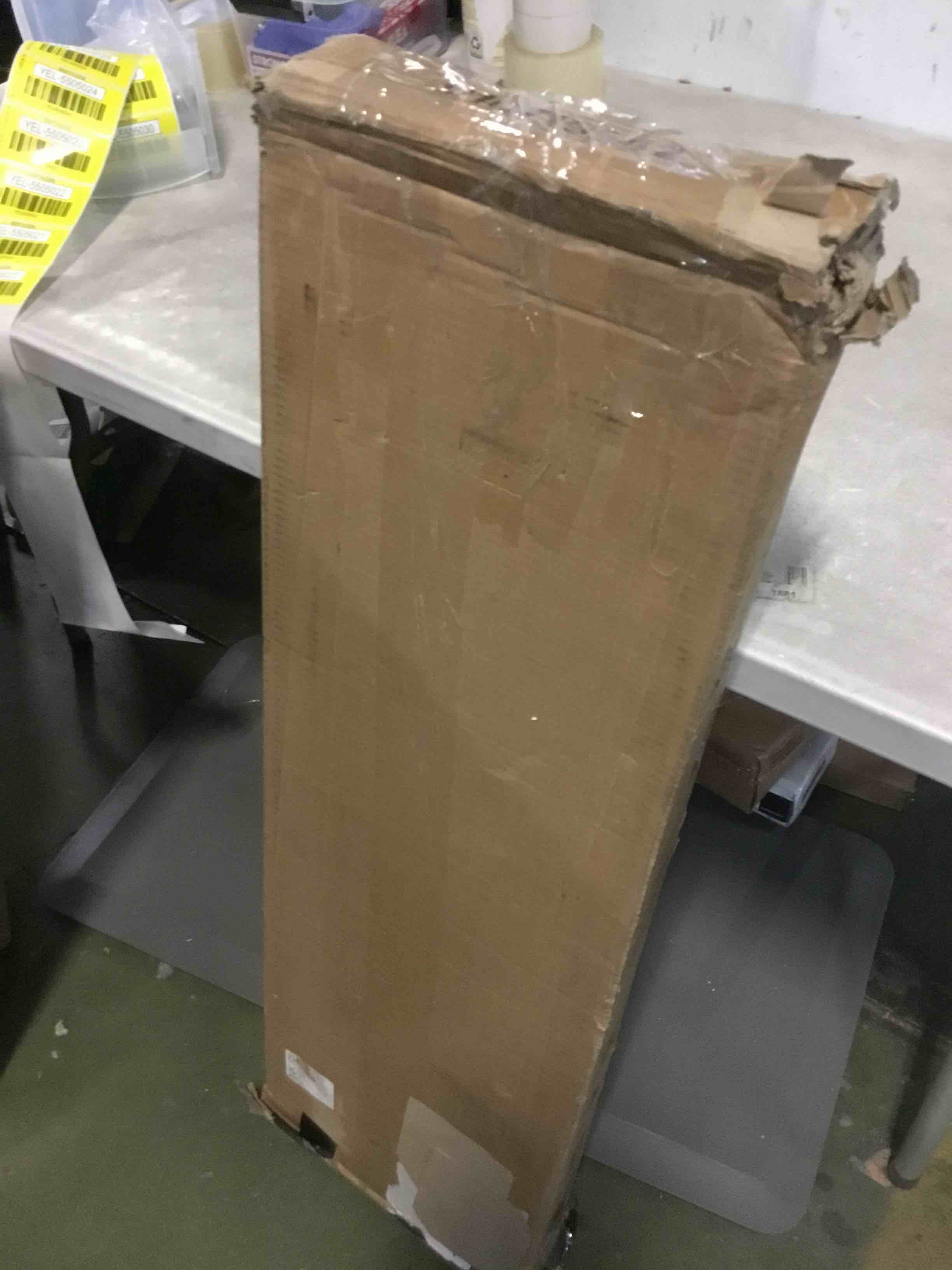 https://s3.amazonaws.com/lotting-images-prod/bidfta/YEL5505020_1702304193846.jpeg