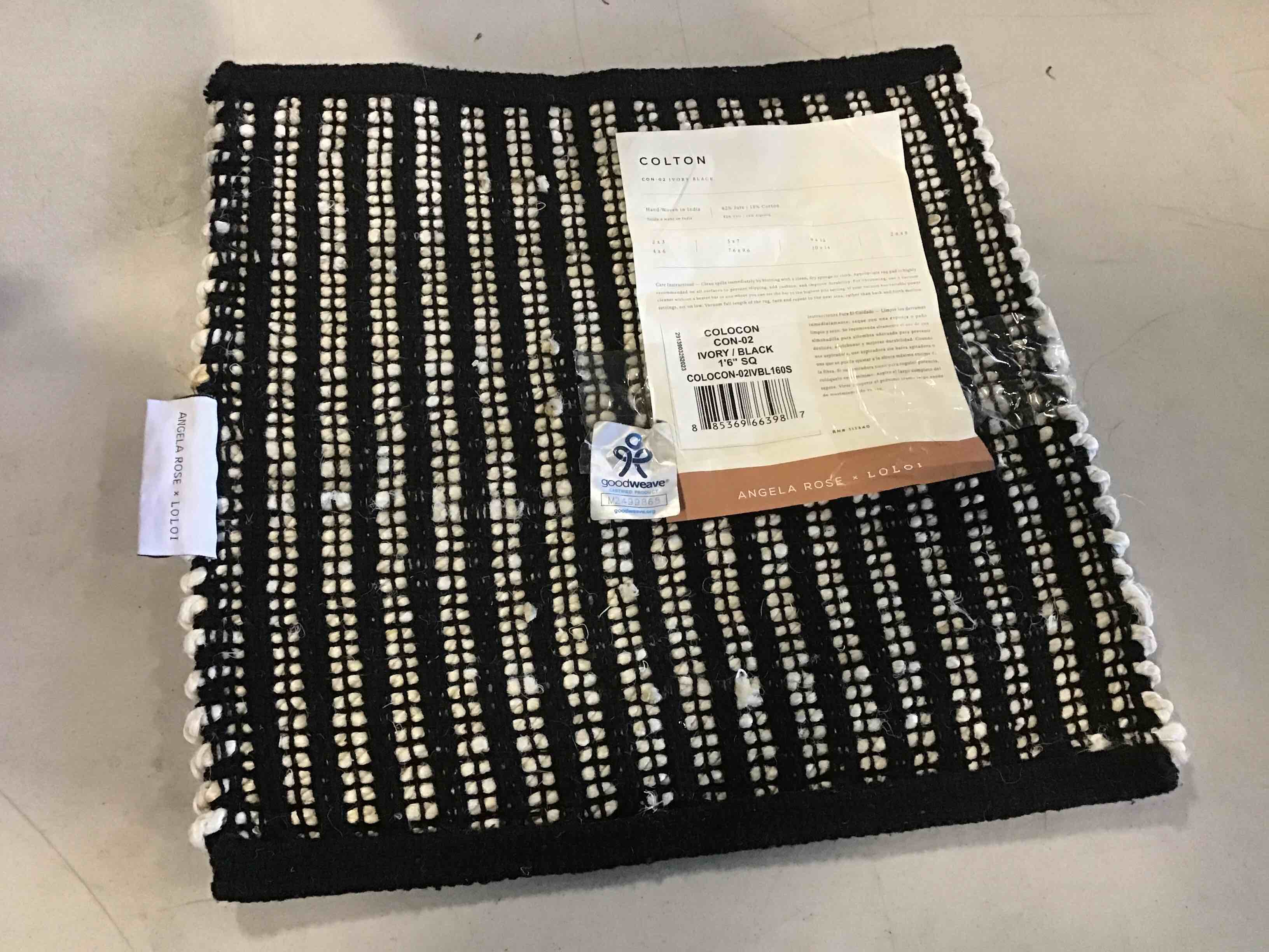 COLTON, Colocon Ivory/Black 1’6” SQ