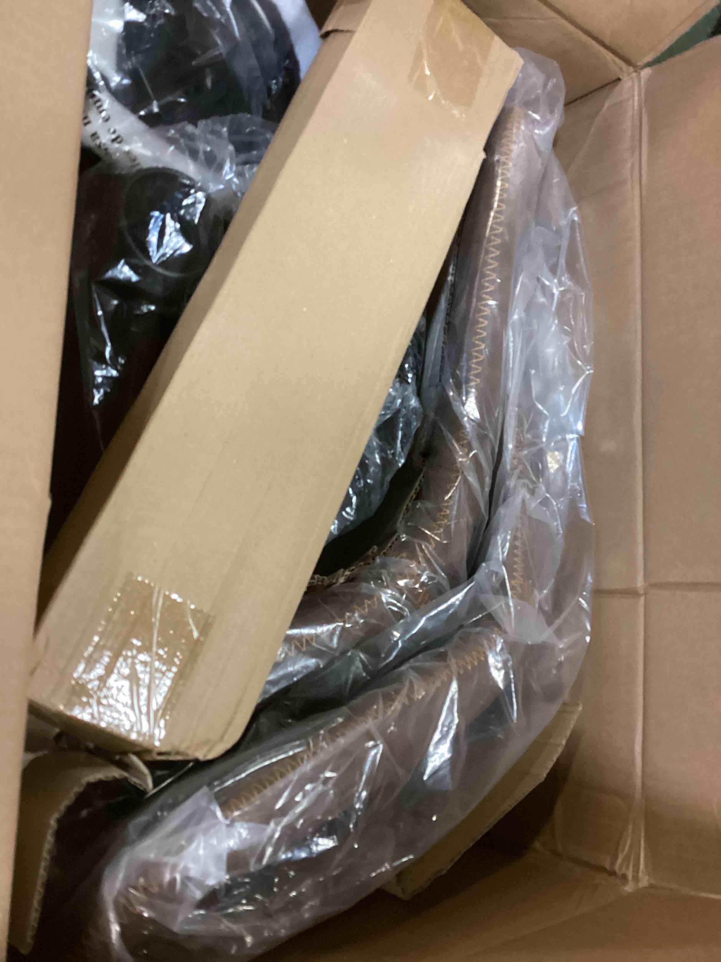 https://s3.amazonaws.com/lotting-images-prod/bidfta/YEL5507744_1701895456940.jpeg