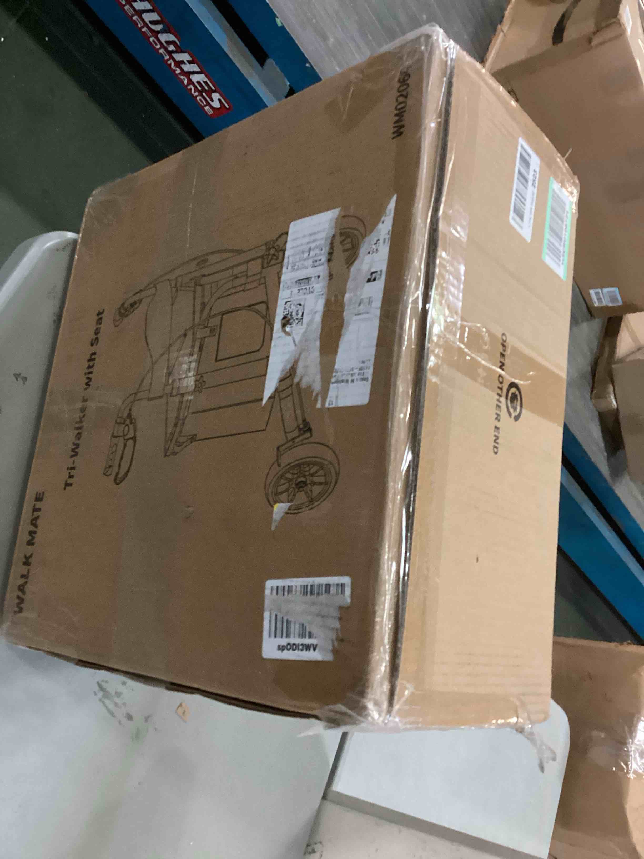 https://s3.amazonaws.com/lotting-images-prod/bidfta/YEL5507838_1701960321000.jpeg