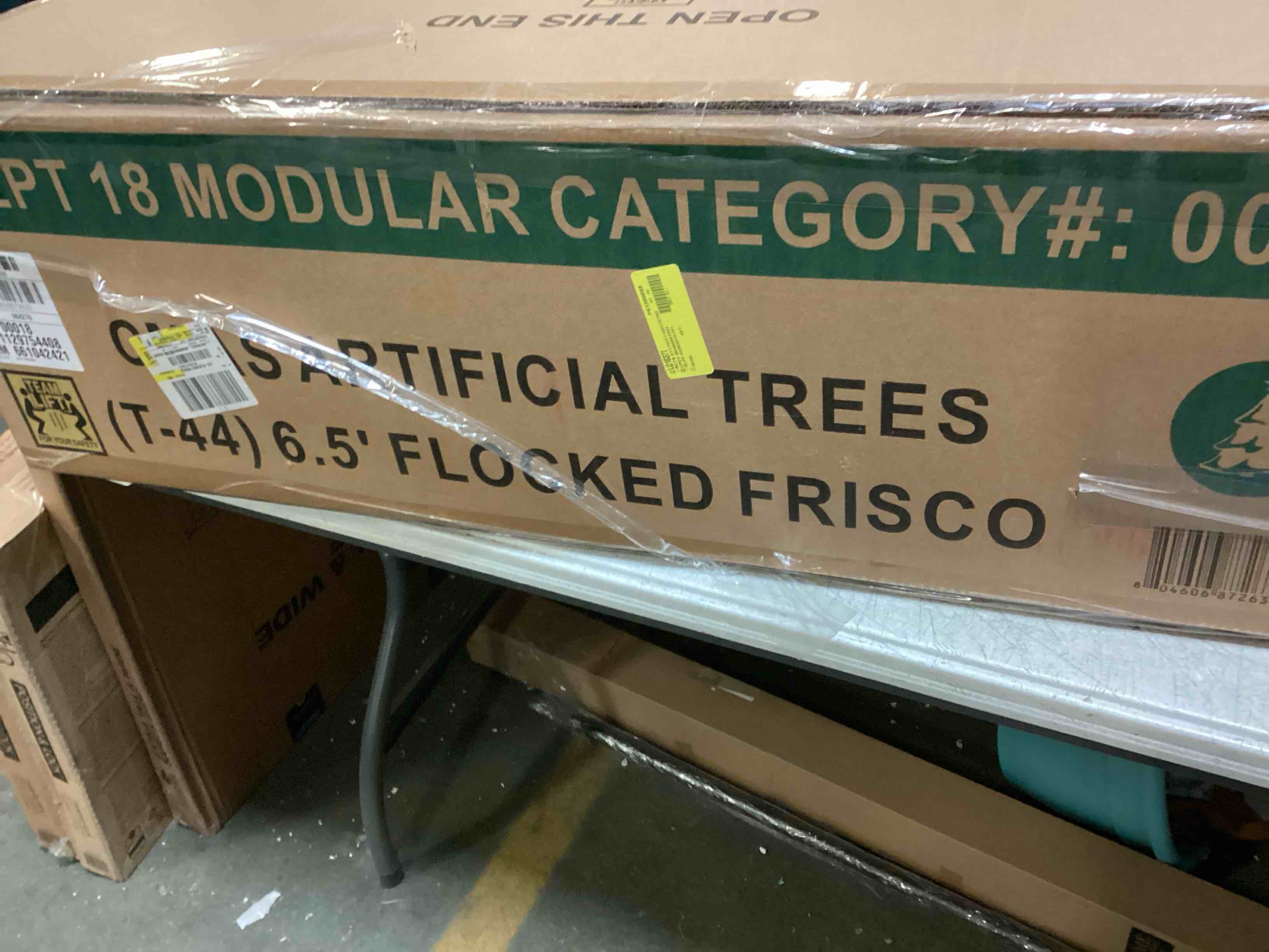 Artificial Christmas tree 