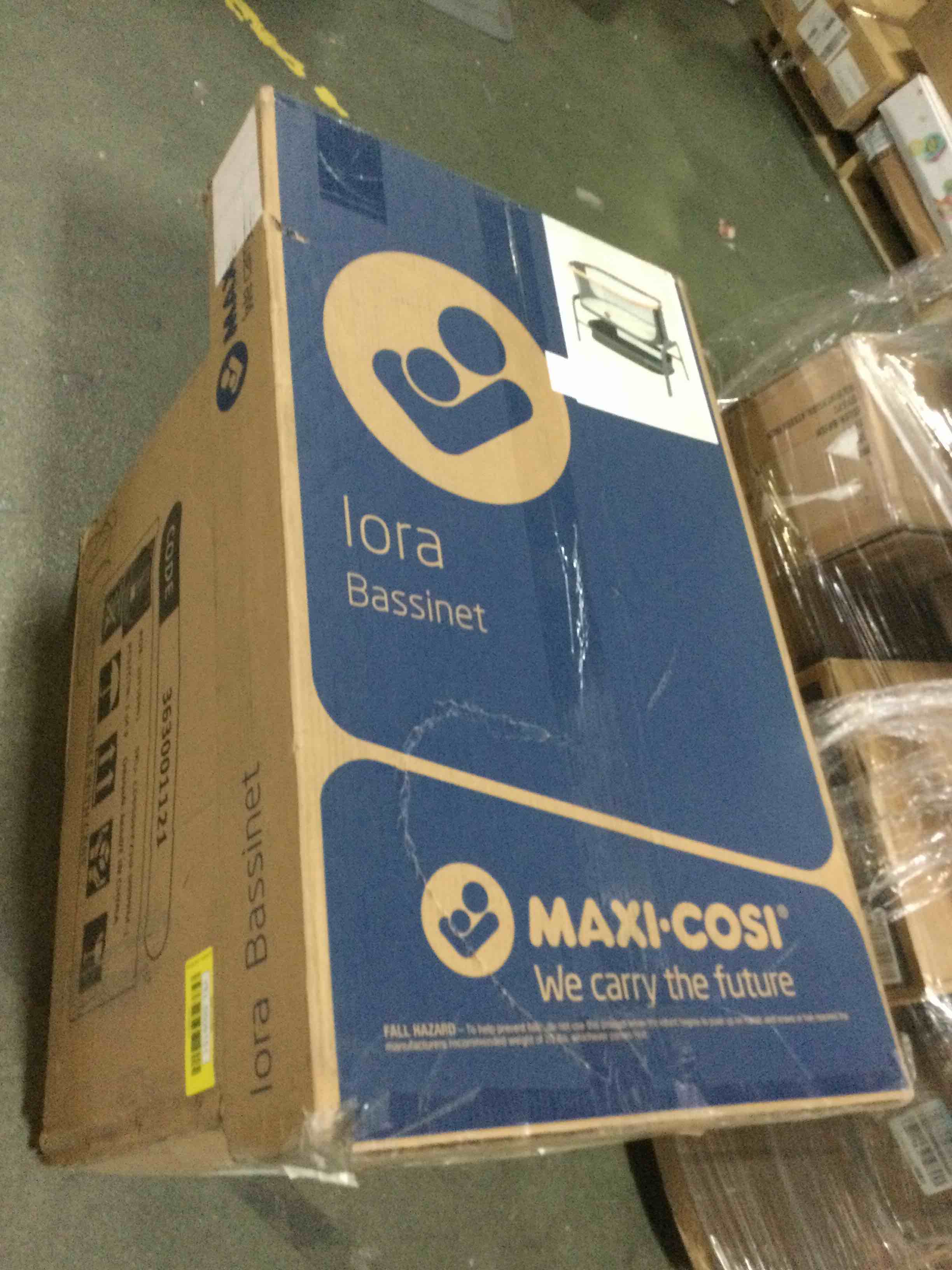 Maxi-Cosi Iora Bedside Bassinet, Metro-Essential Graphite