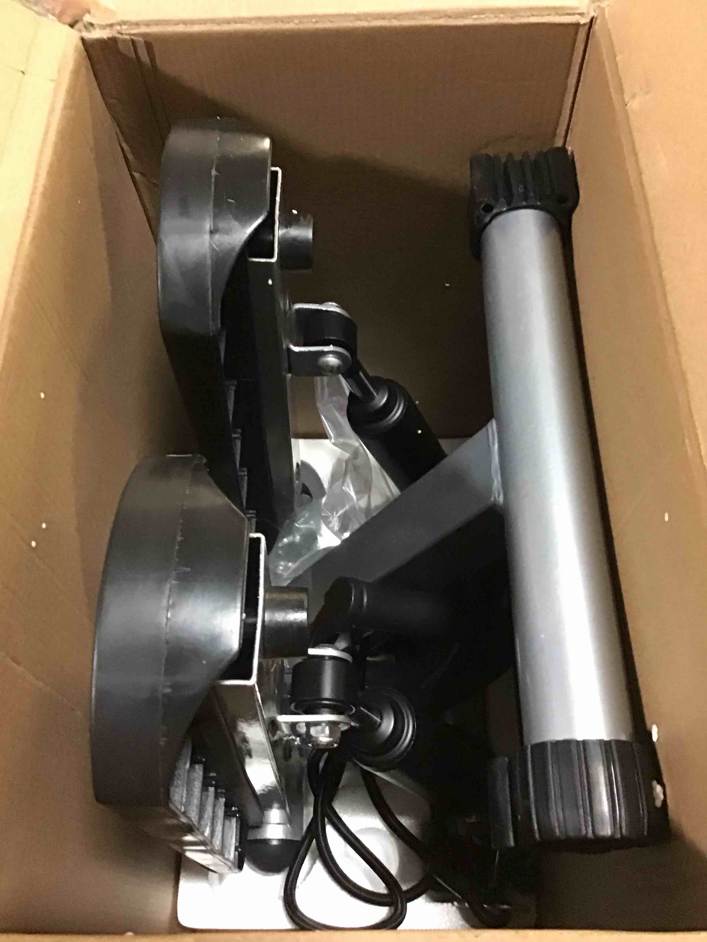 https://s3.amazonaws.com/lotting-images-prod/bidfta/YEL5509188_1701785008031.jpeg