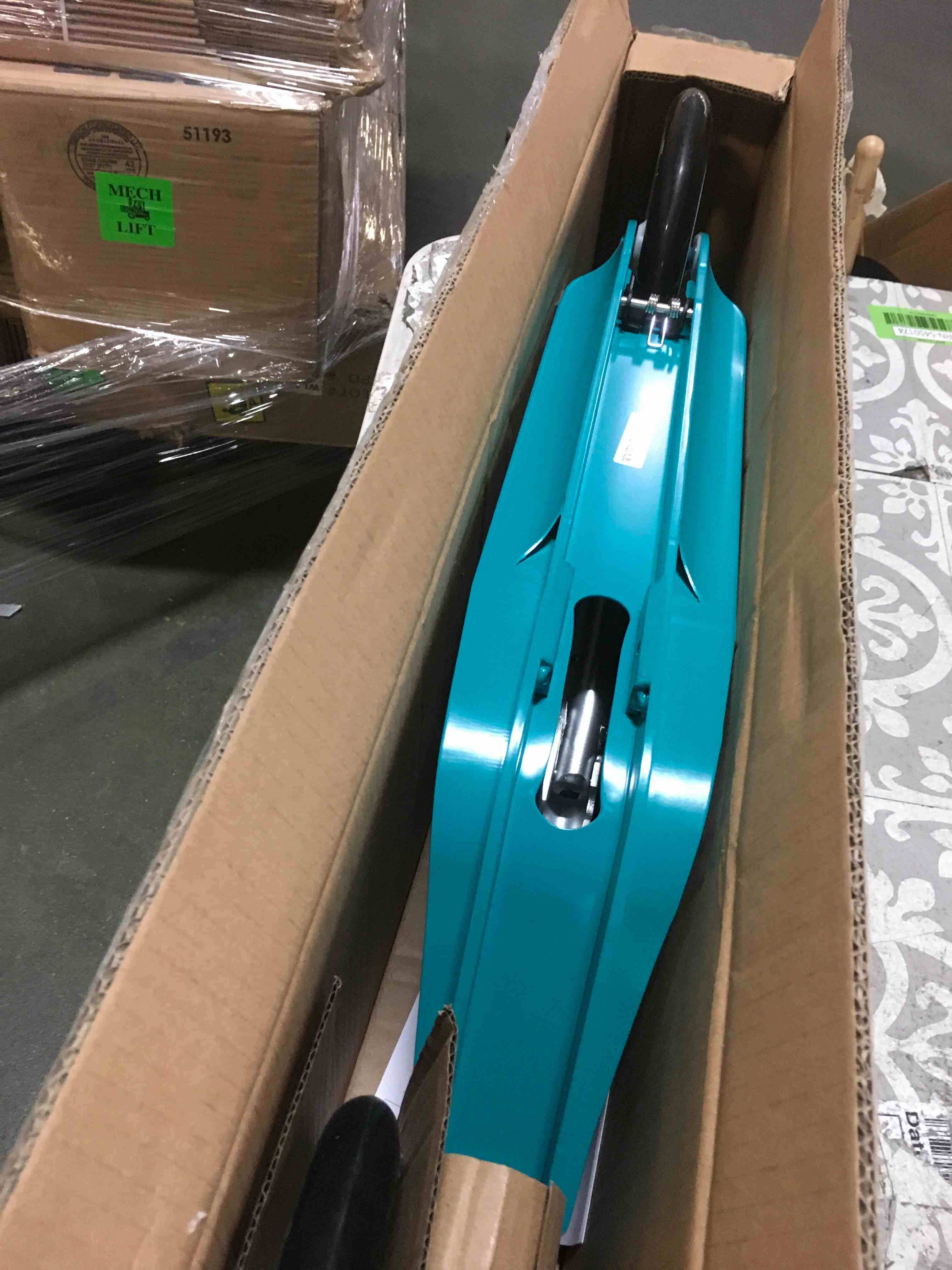 https://s3.amazonaws.com/lotting-images-prod/bidfta/YEL5509405_1701872067235.jpeg