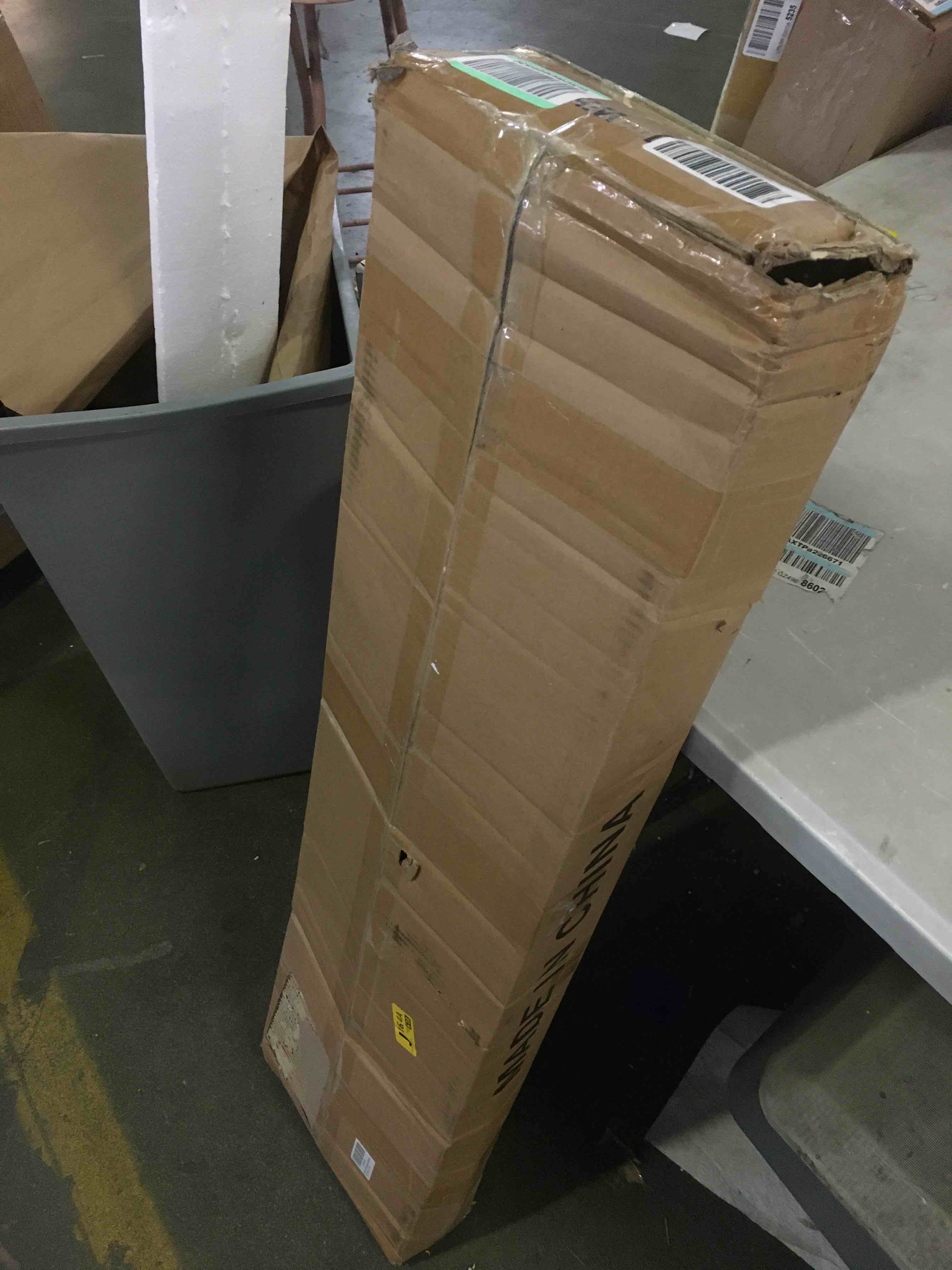 https://s3.amazonaws.com/lotting-images-prod/bidfta/YEL5509894_1702056891364.jpeg