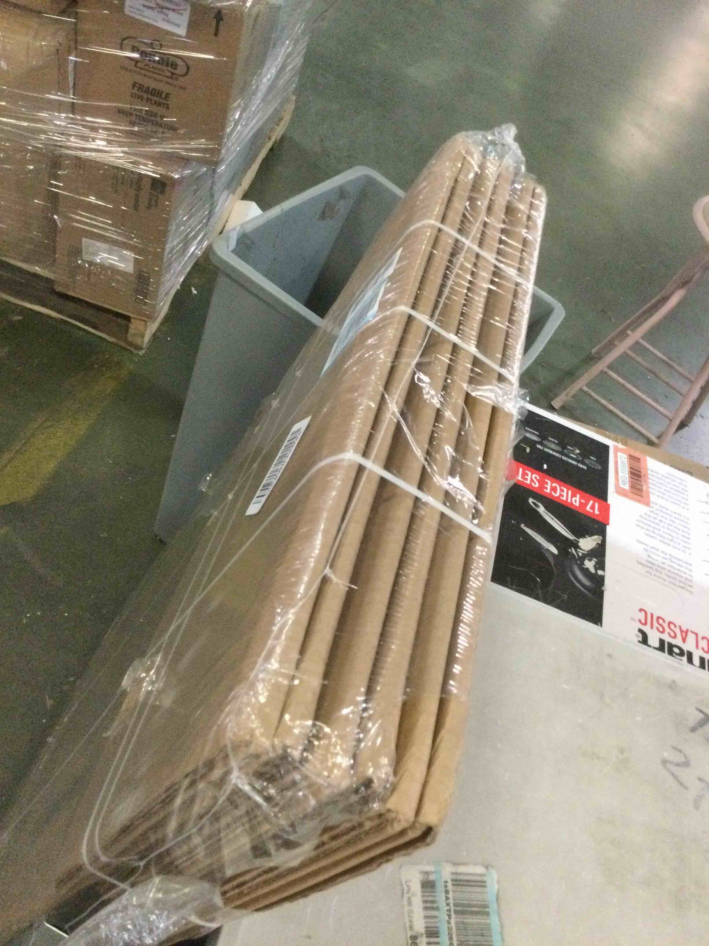 https://s3.amazonaws.com/lotting-images-prod/bidfta/YEL5509933_1702065103108.jpeg